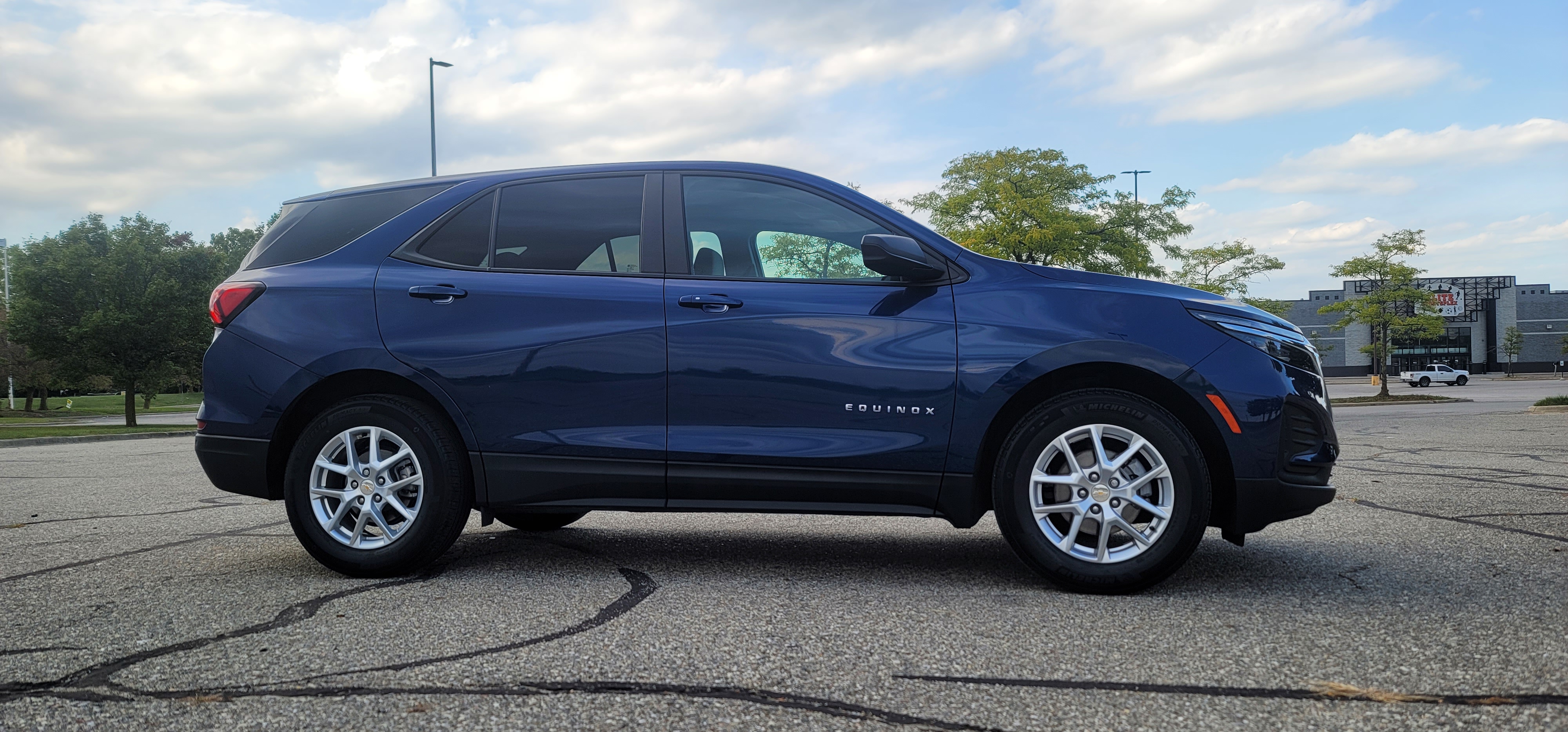 2022 Chevrolet Equinox LS 3