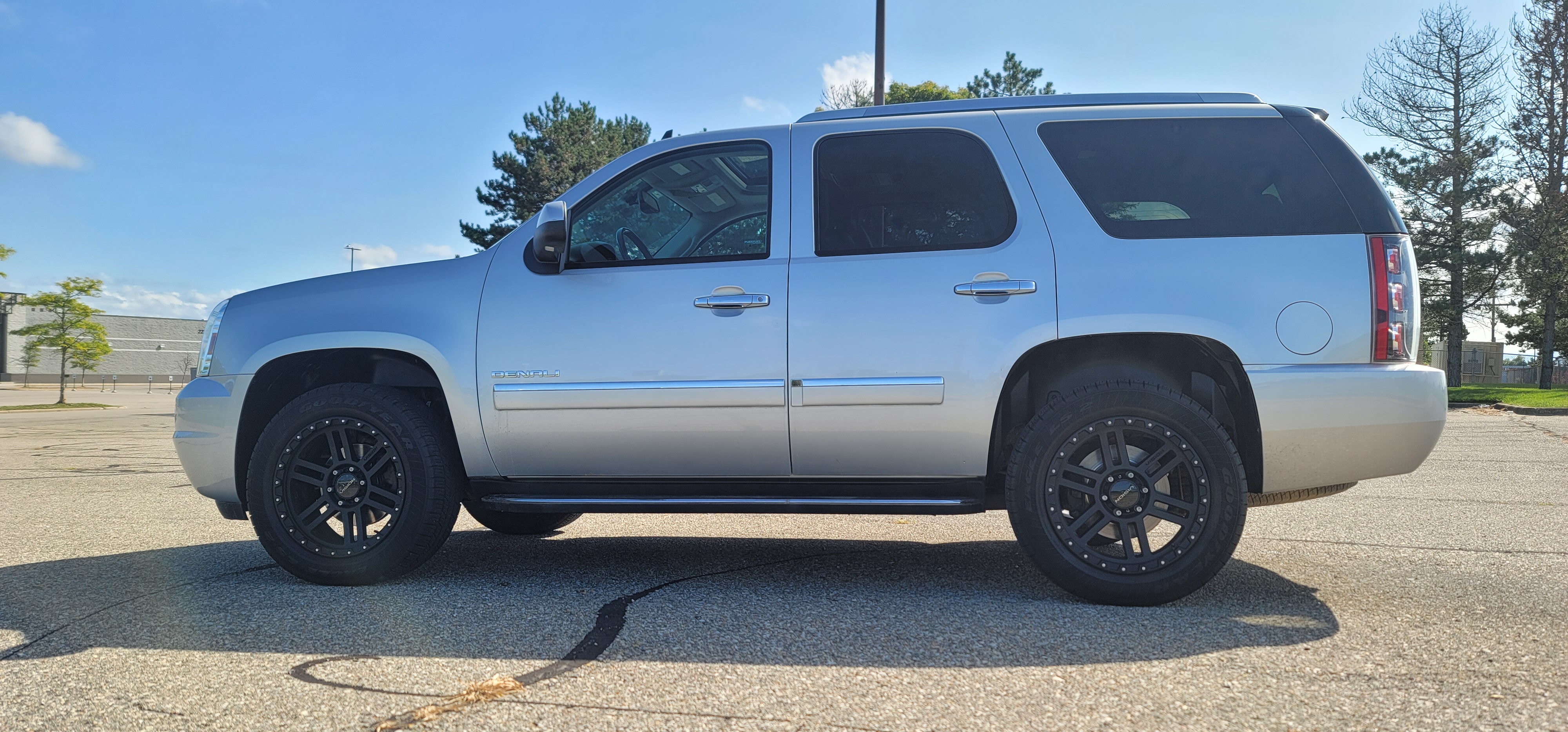 2013 GMC Yukon Denali 6