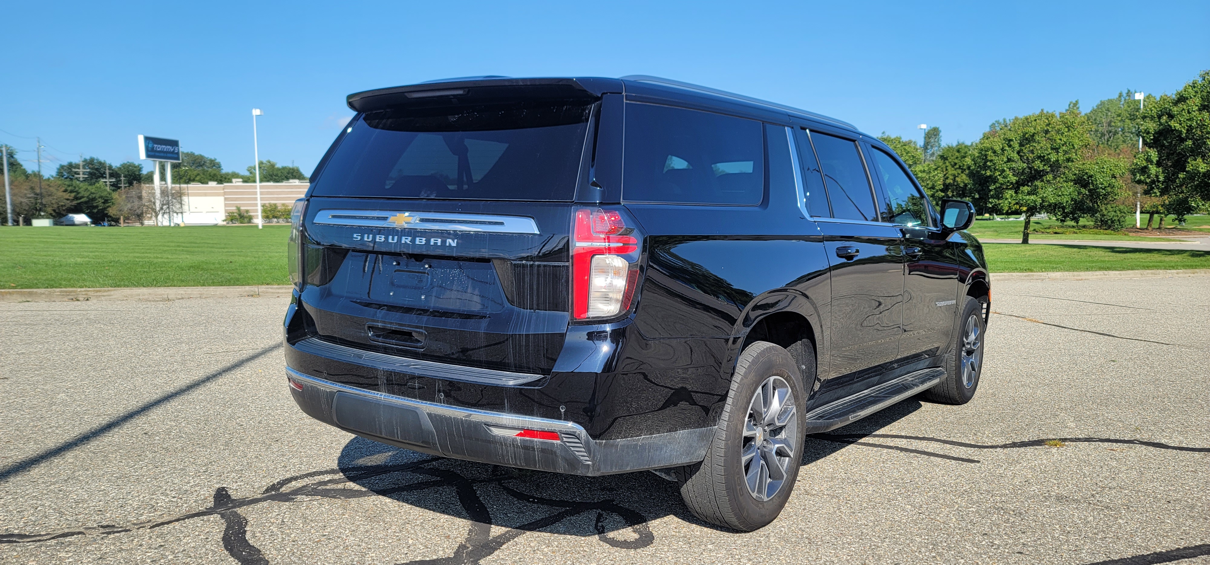 2021 Chevrolet Suburban LS 4