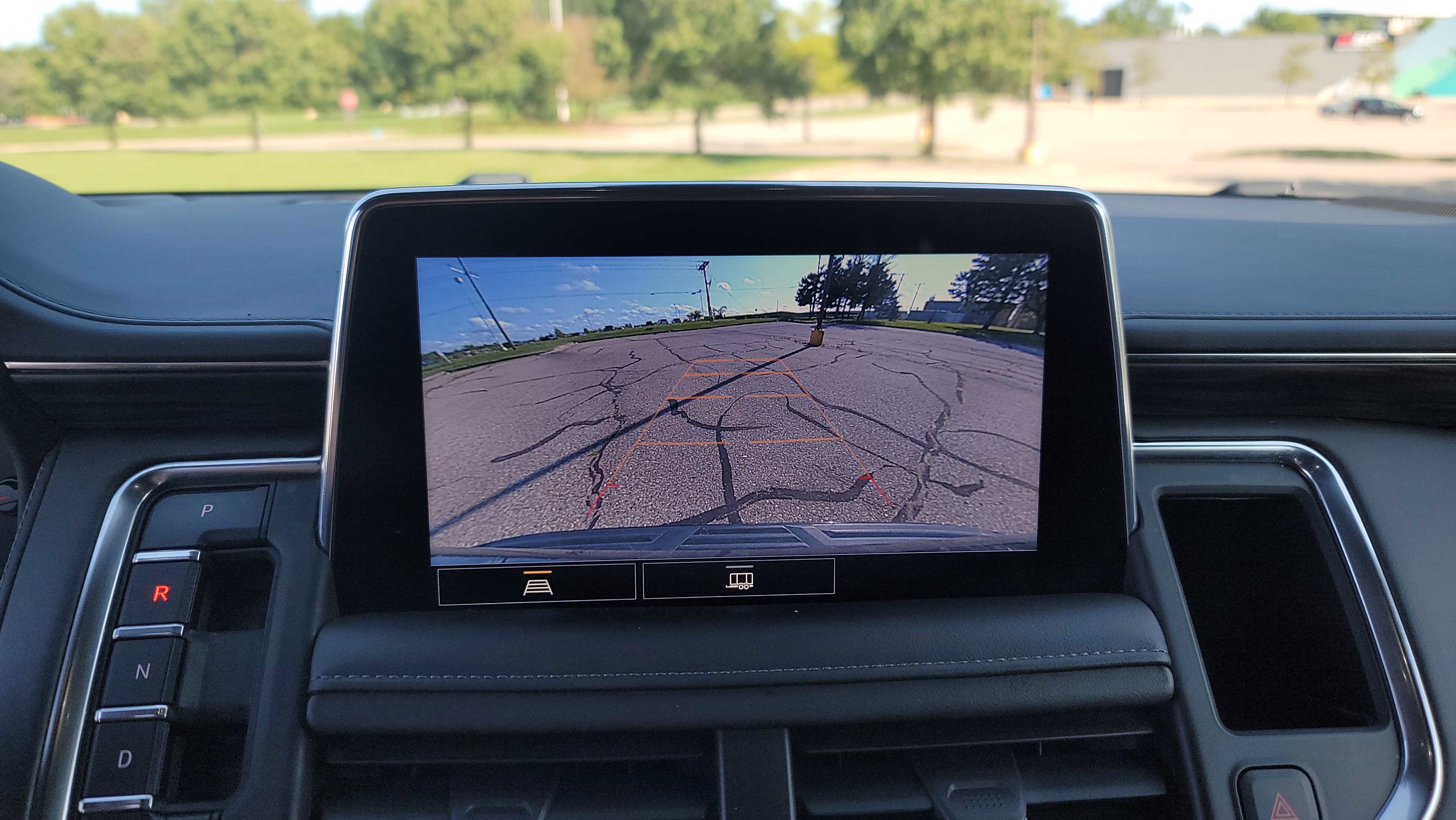 2021 Chevrolet Suburban LS 23