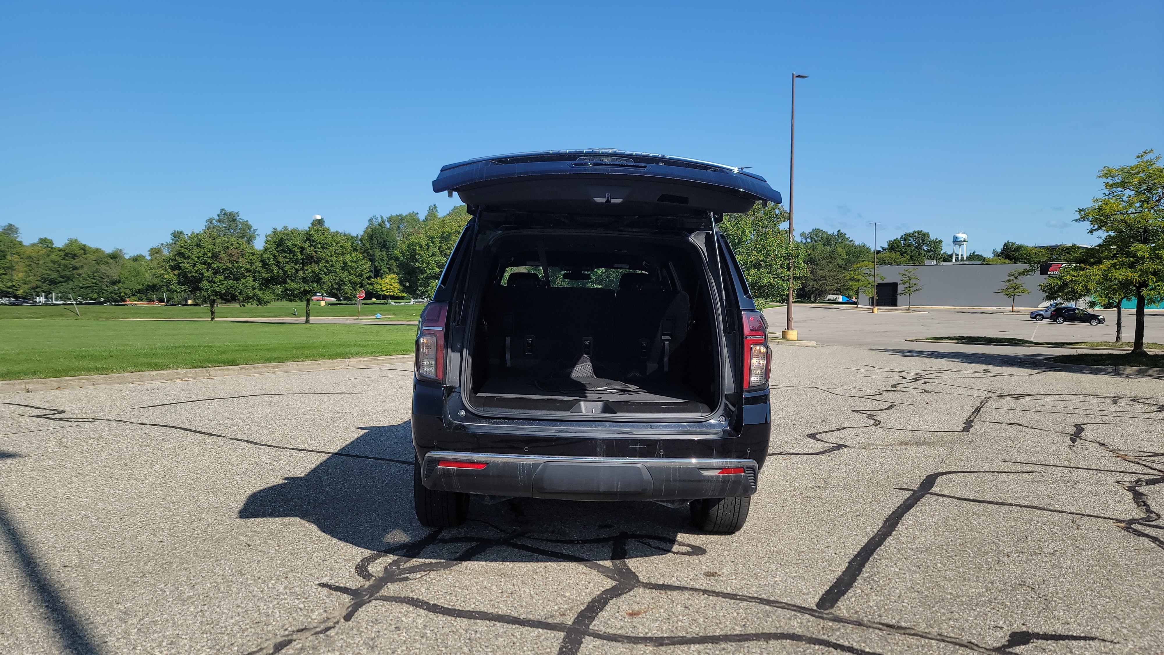 2021 Chevrolet Suburban LS 37