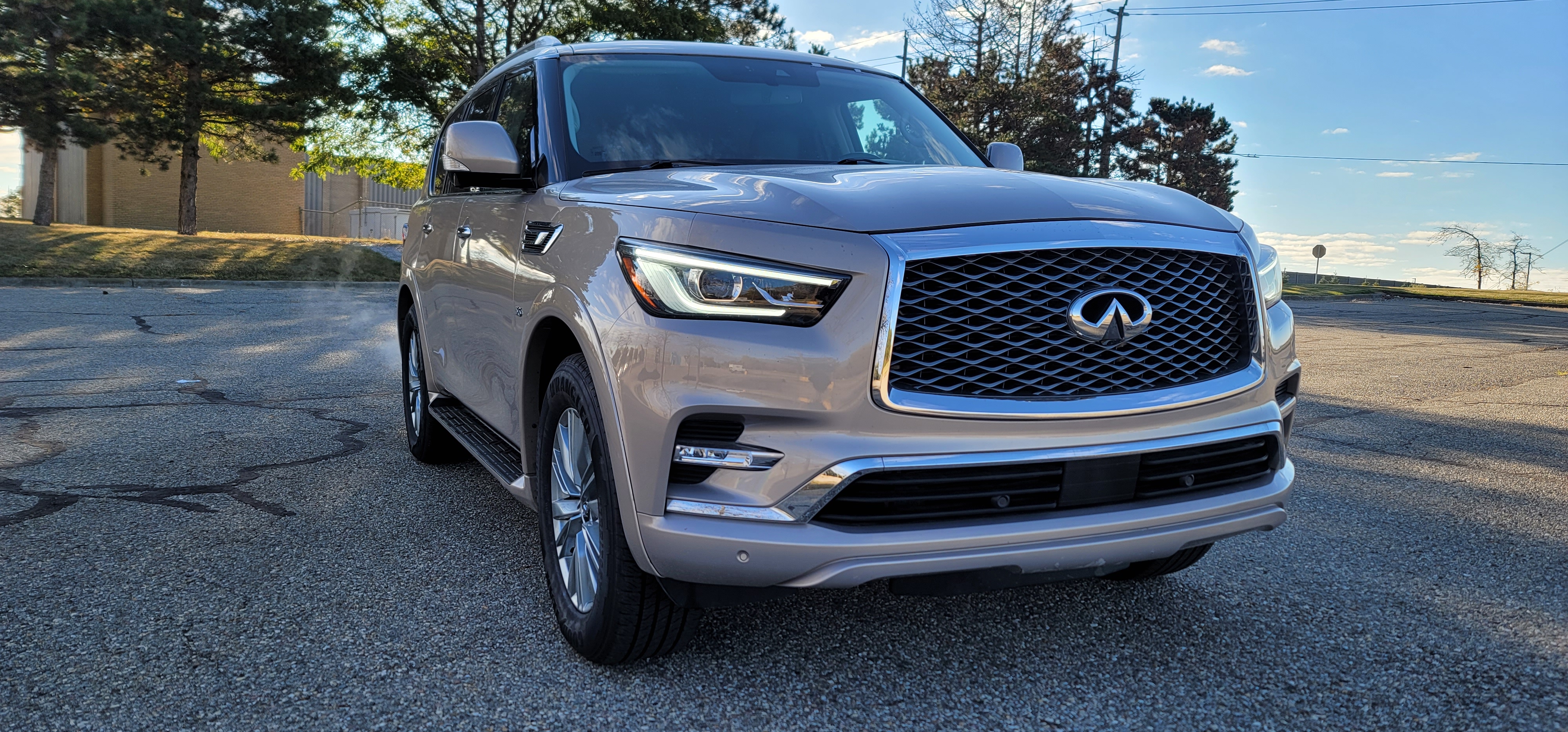 2019 INFINITI QX80 LUXE 2