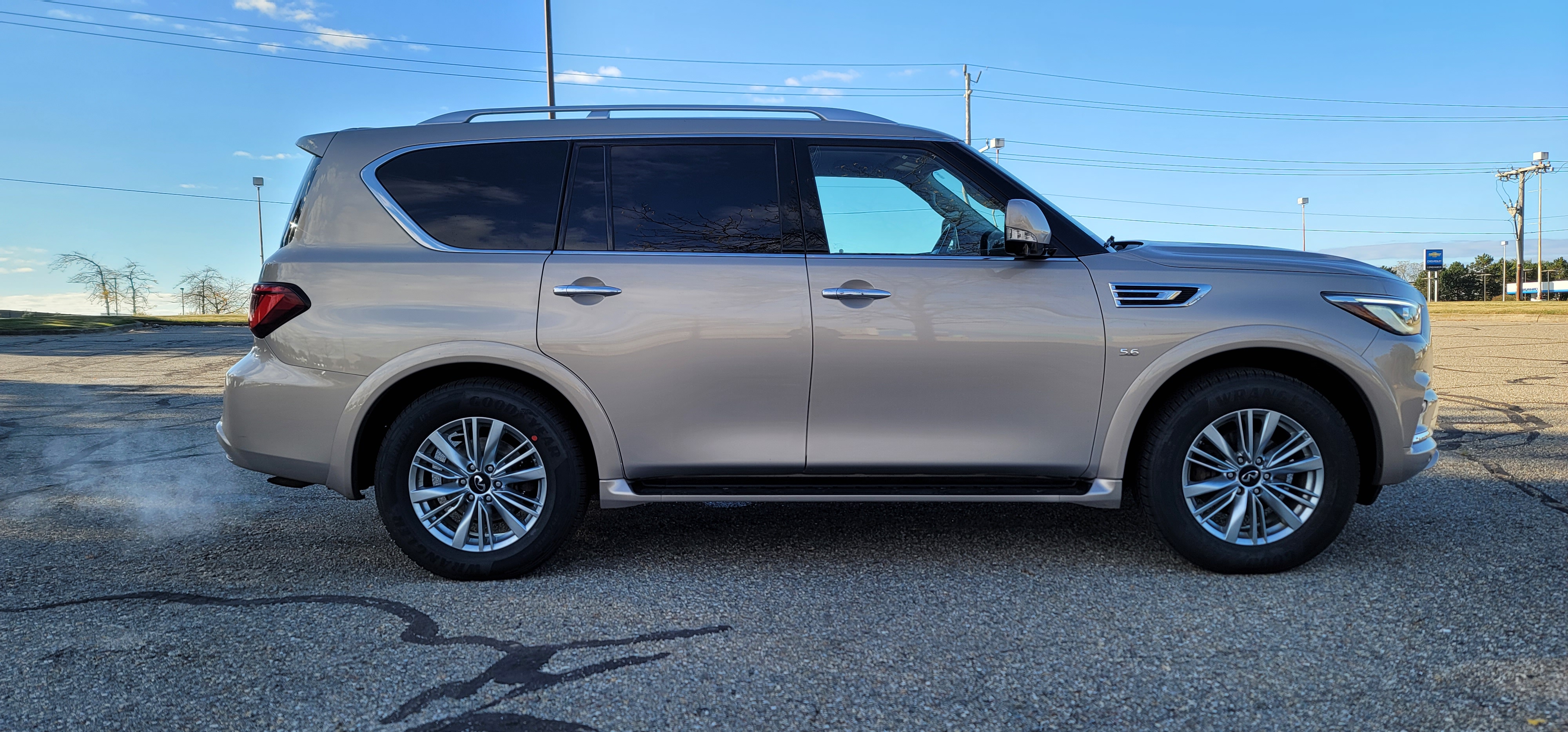 2019 INFINITI QX80 LUXE 3