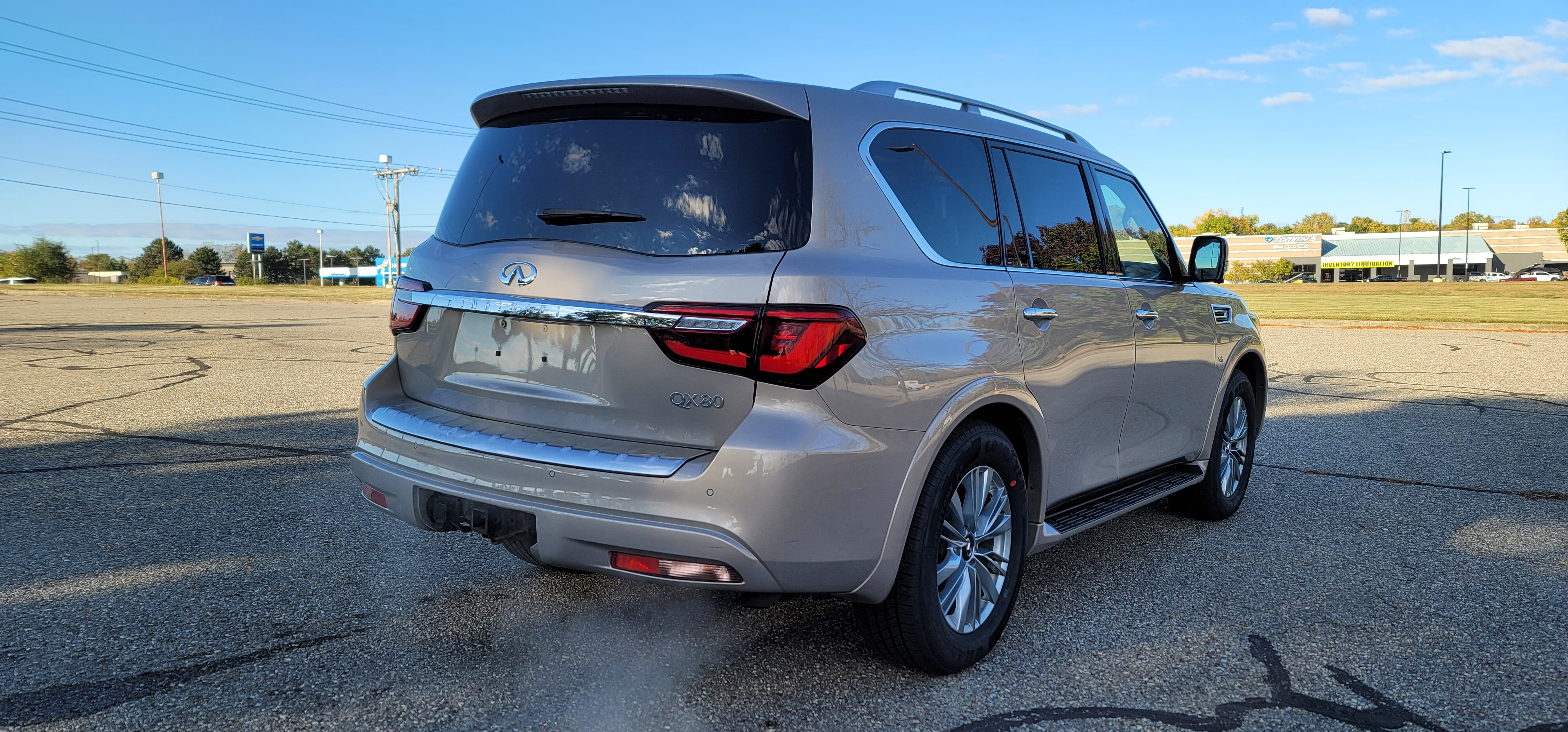 2019 INFINITI QX80 LUXE 4