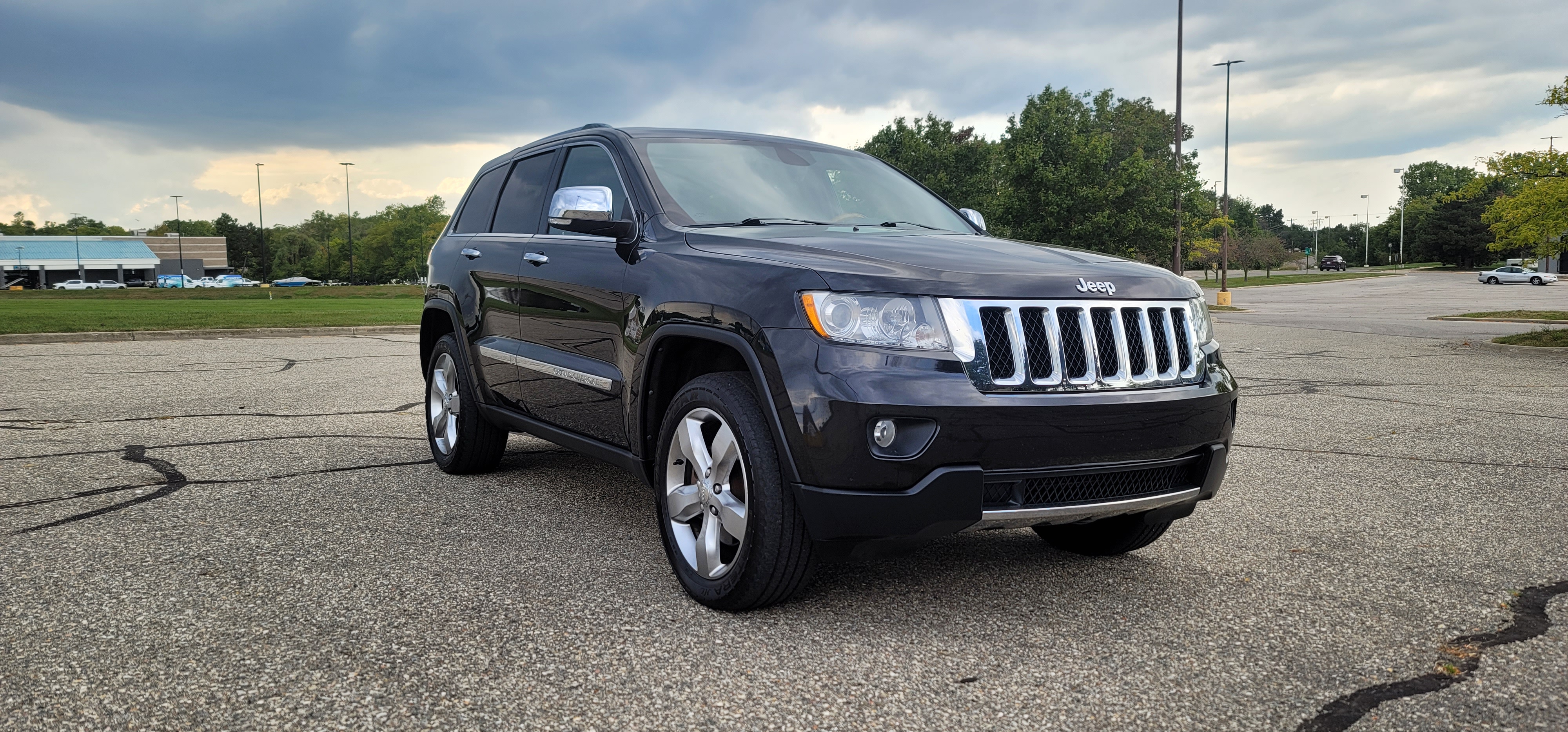 2011 Jeep Grand Cherokee Overland 2