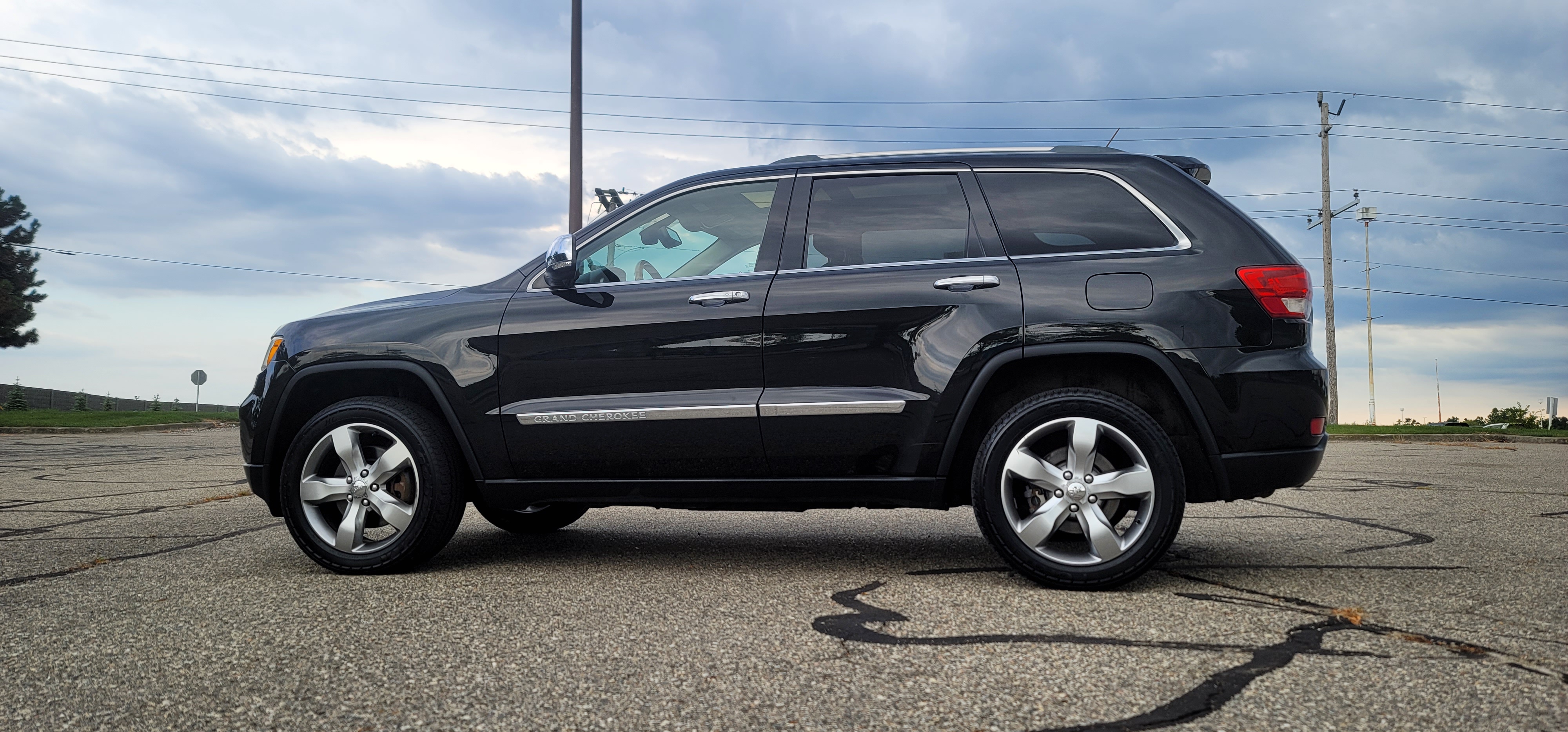 2011 Jeep Grand Cherokee Overland 6