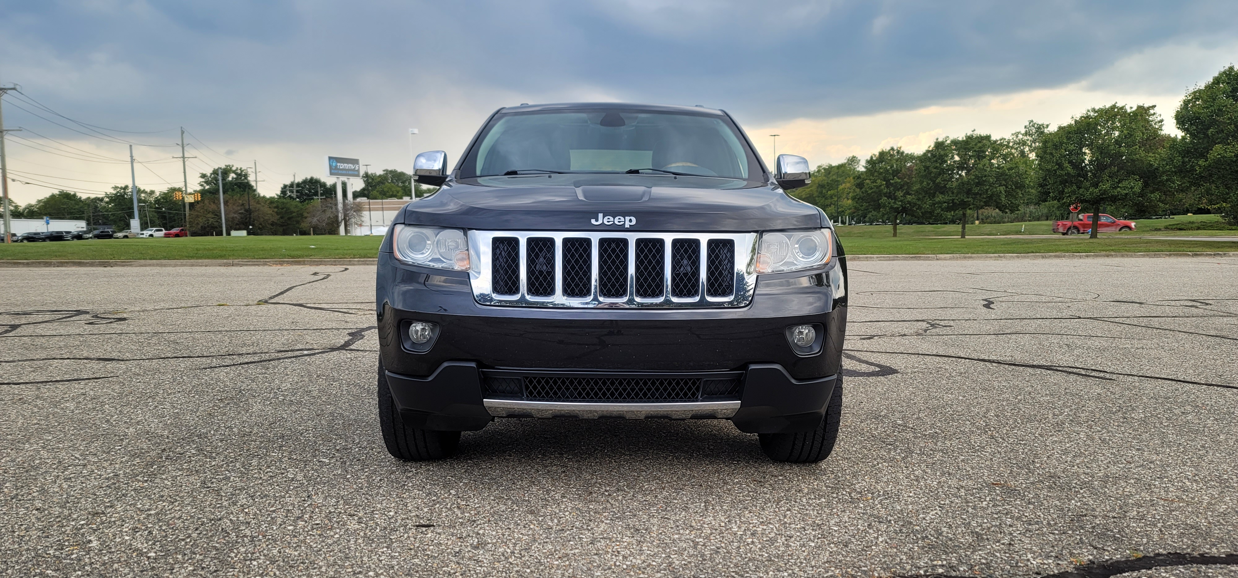 2011 Jeep Grand Cherokee Overland 40