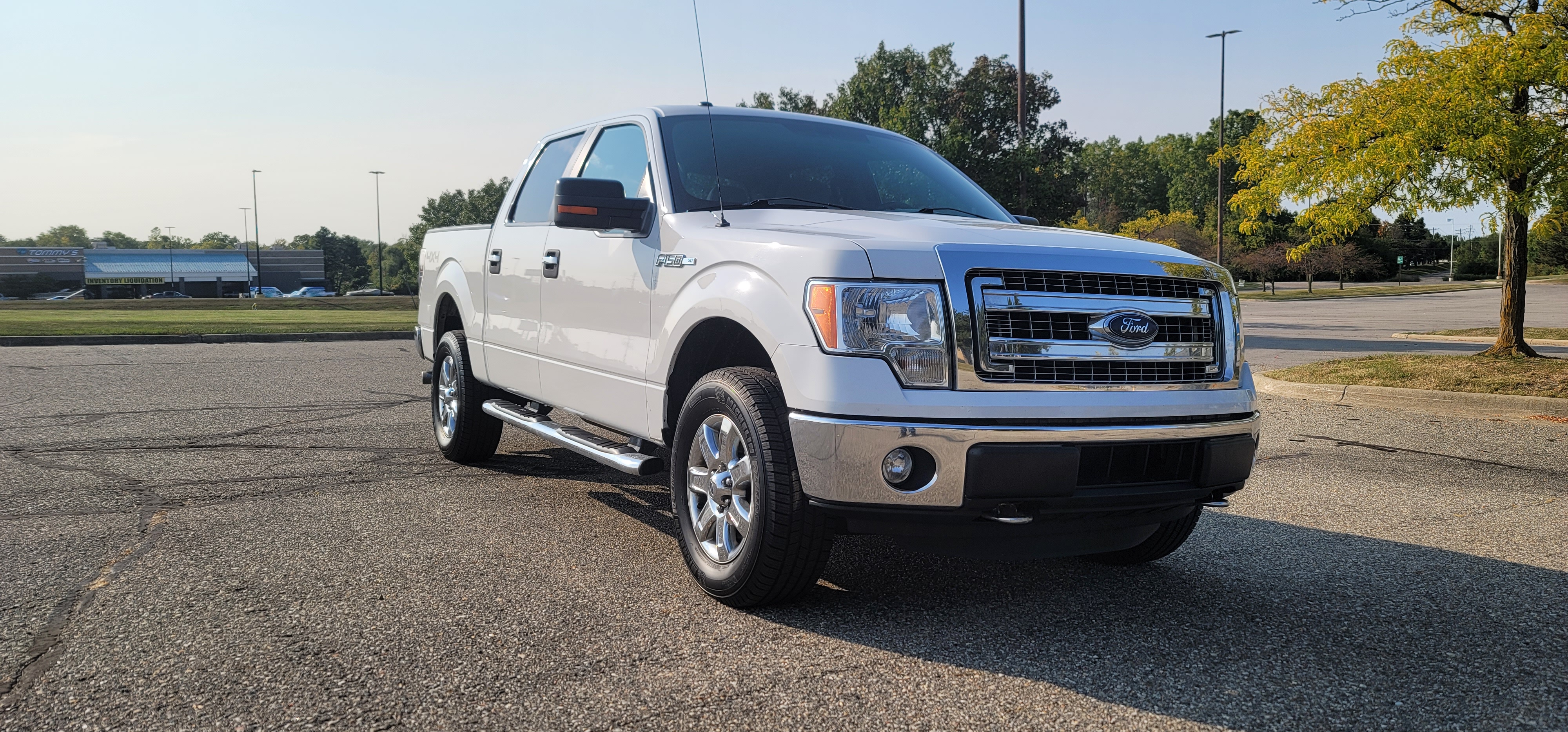 2014 Ford F-150 XLT 2