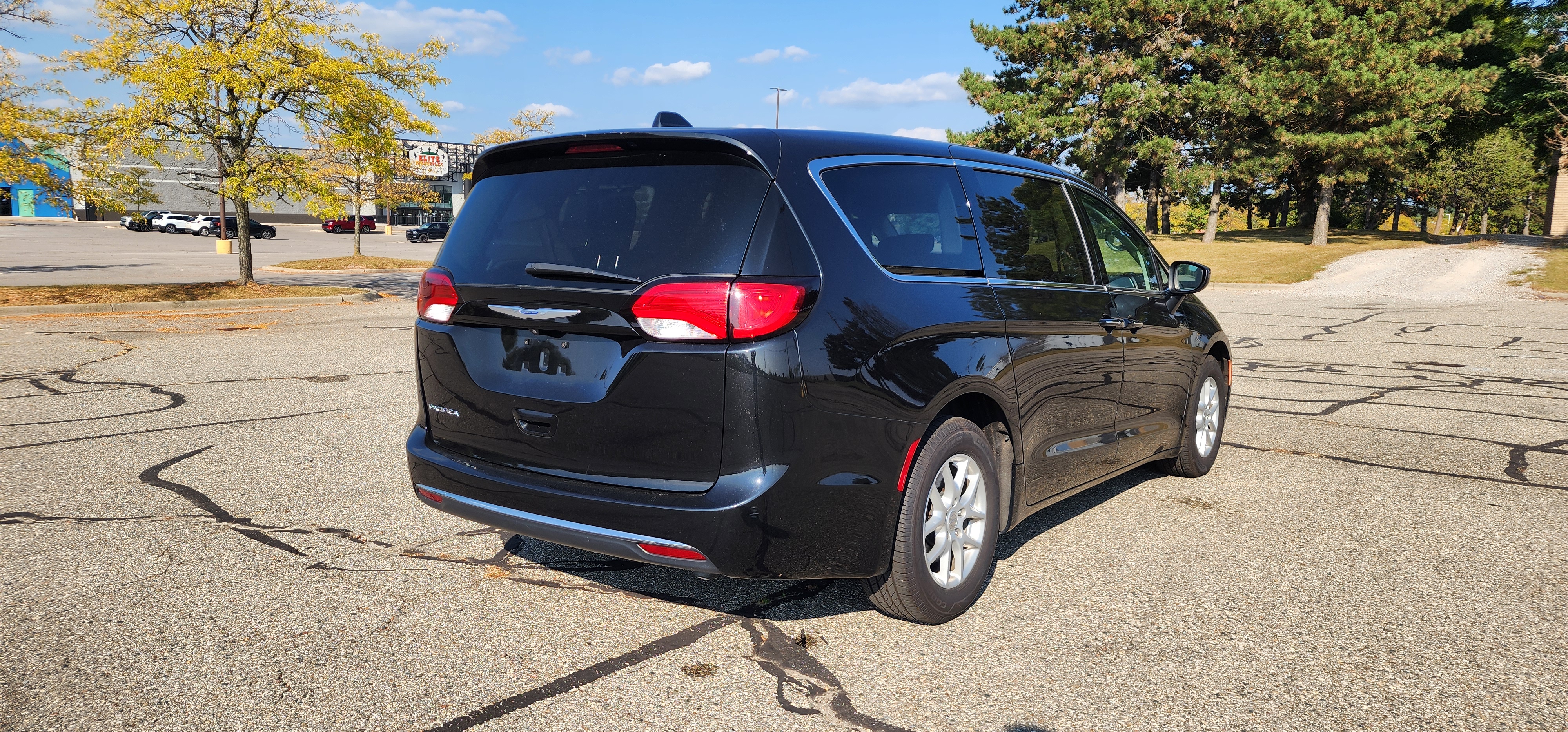 2017 Chrysler Pacifica Touring L 4