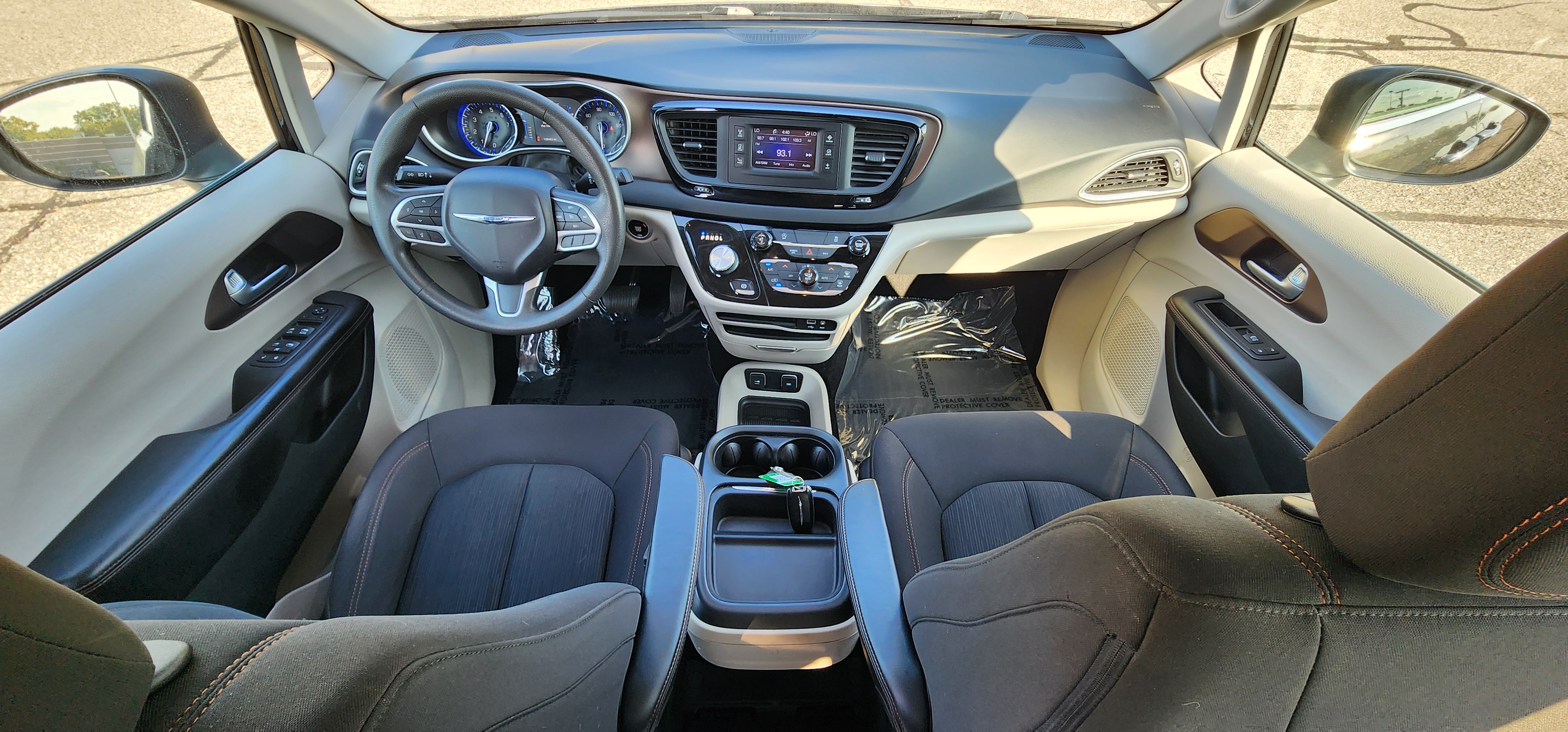 2017 Chrysler Pacifica Touring L 35