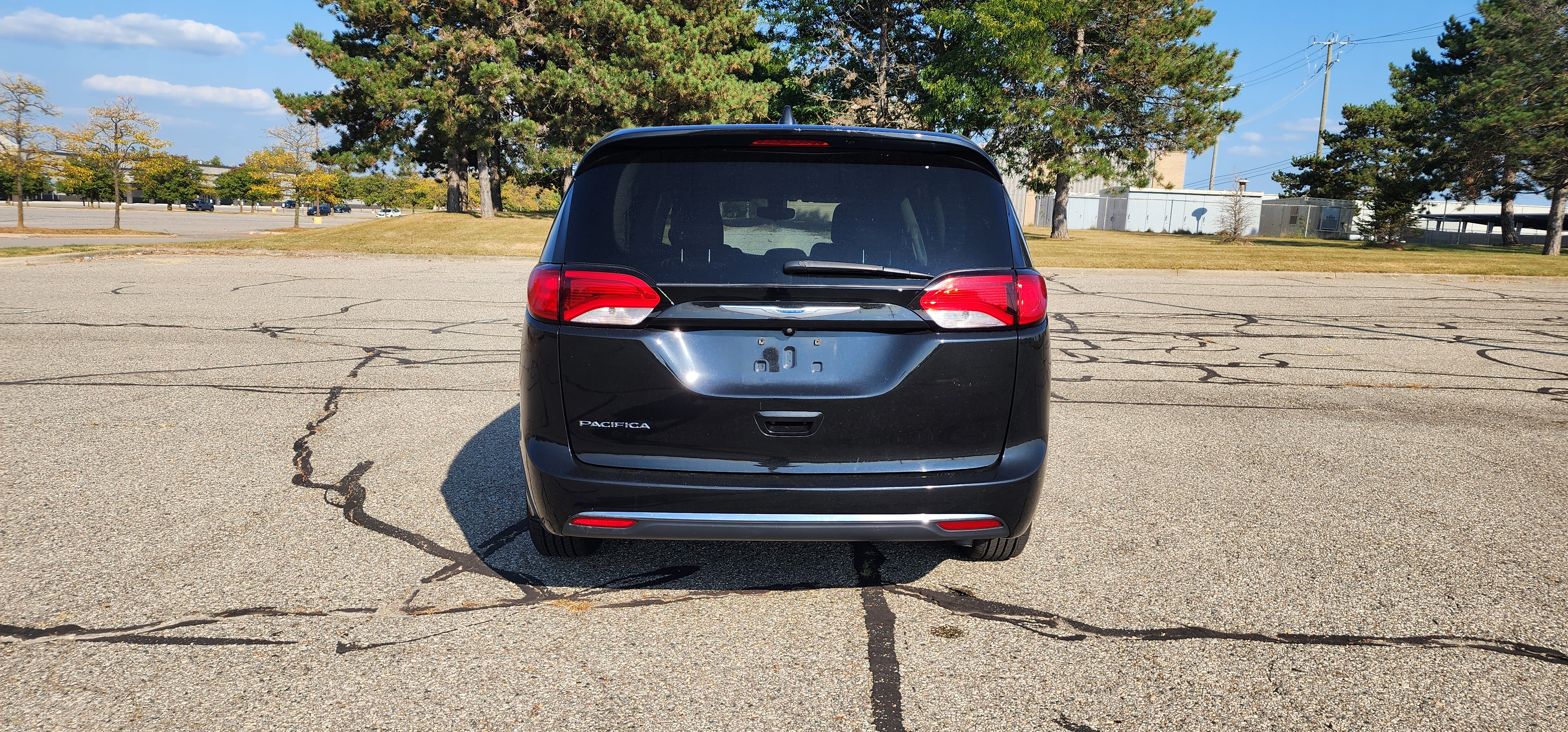 2017 Chrysler Pacifica Touring L 37