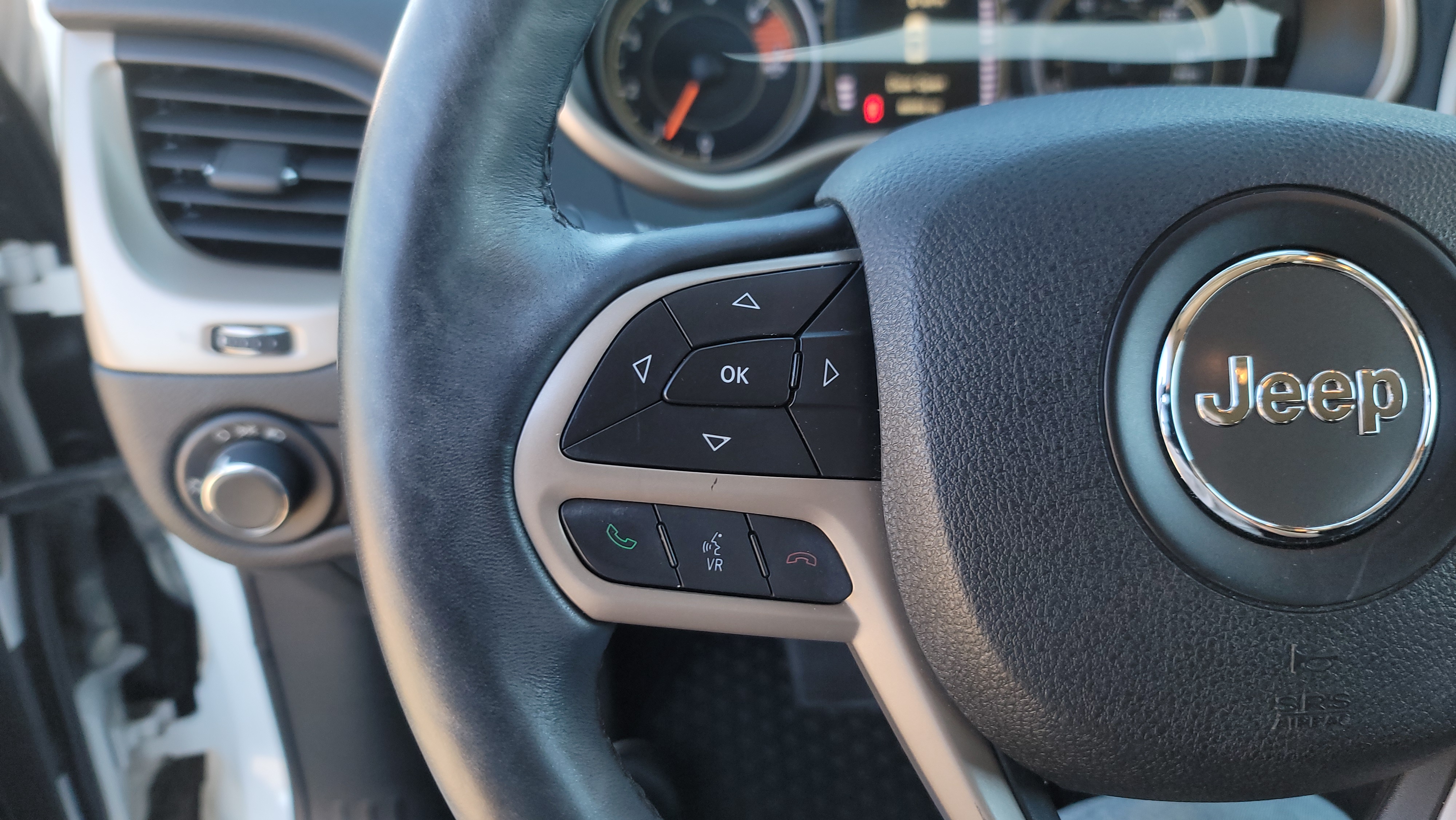 2017 Jeep Cherokee Sport 15