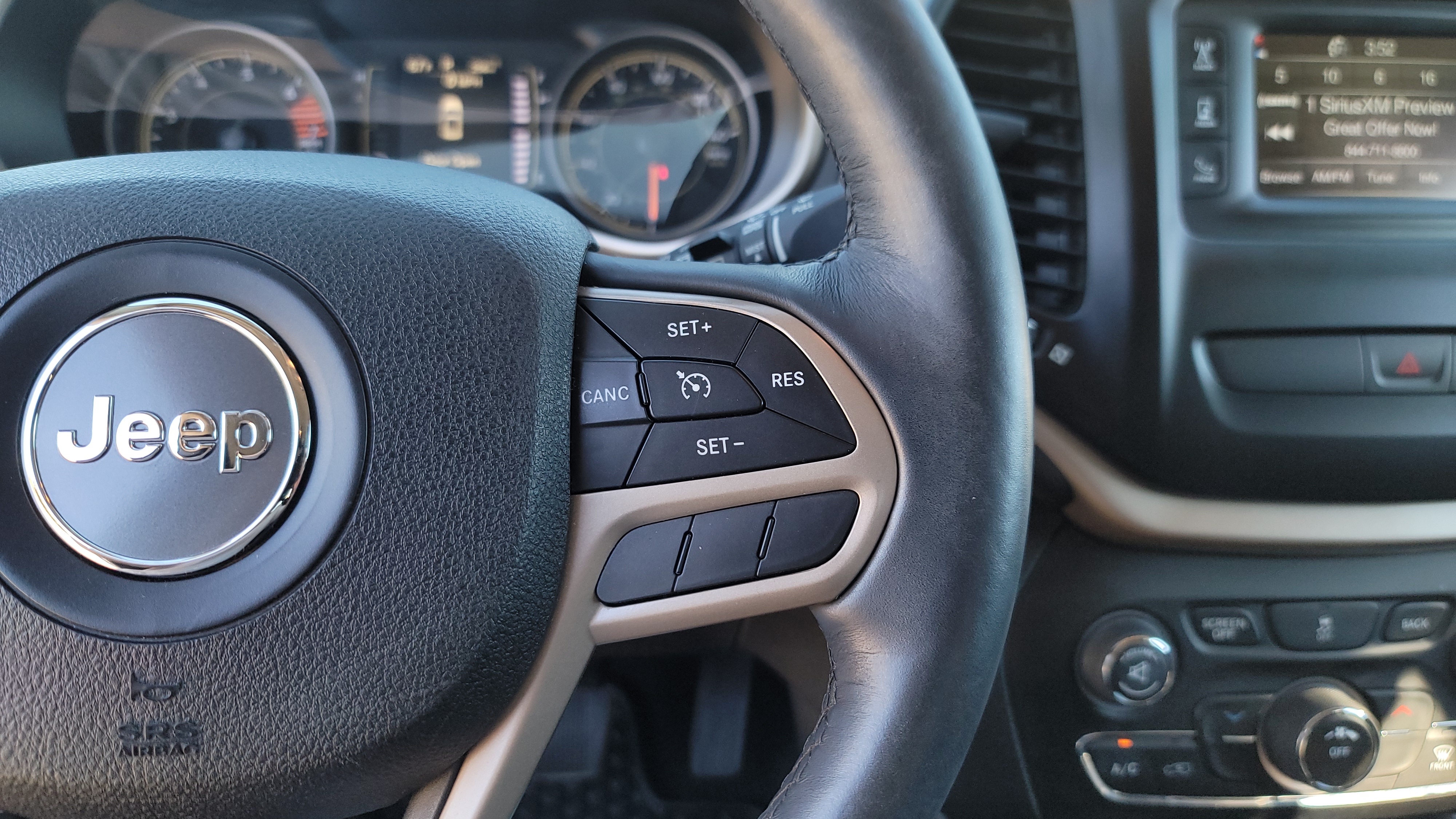 2017 Jeep Cherokee Sport 16