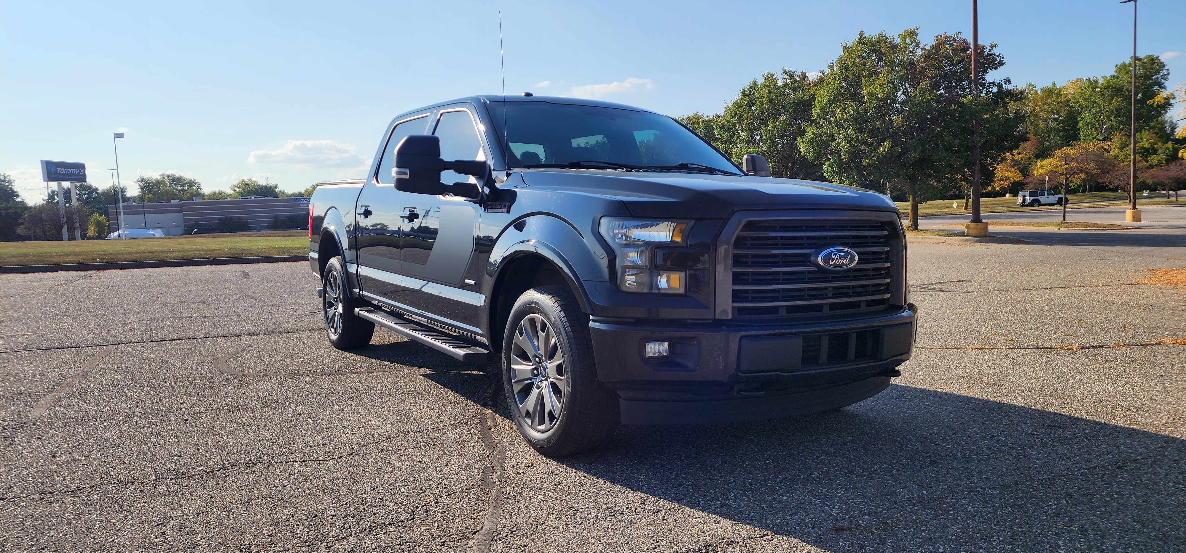 2017 Ford F-150 XLT 2