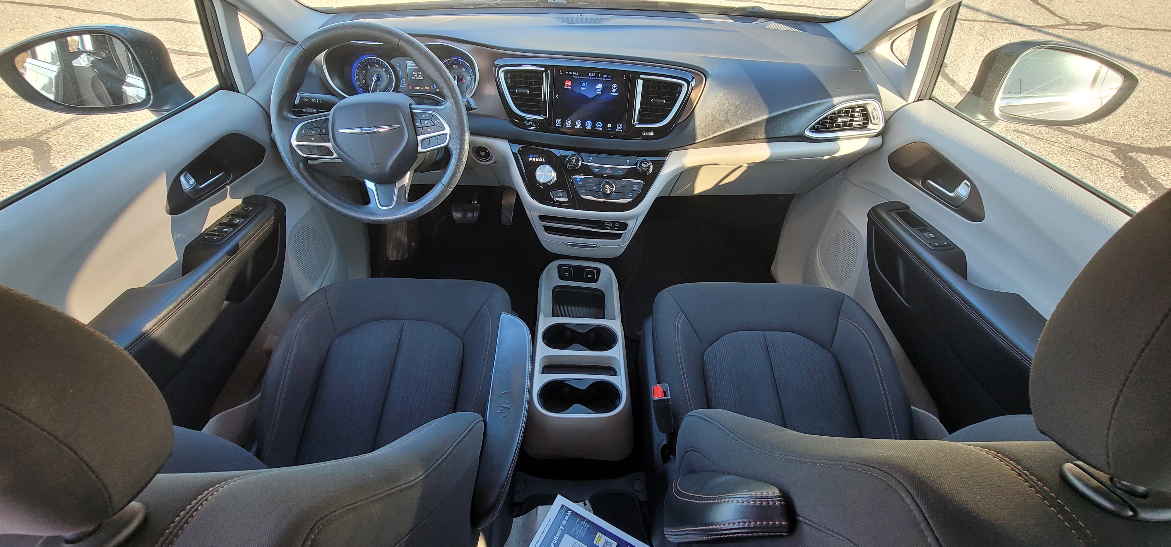 2017 Chrysler Pacifica Touring 38