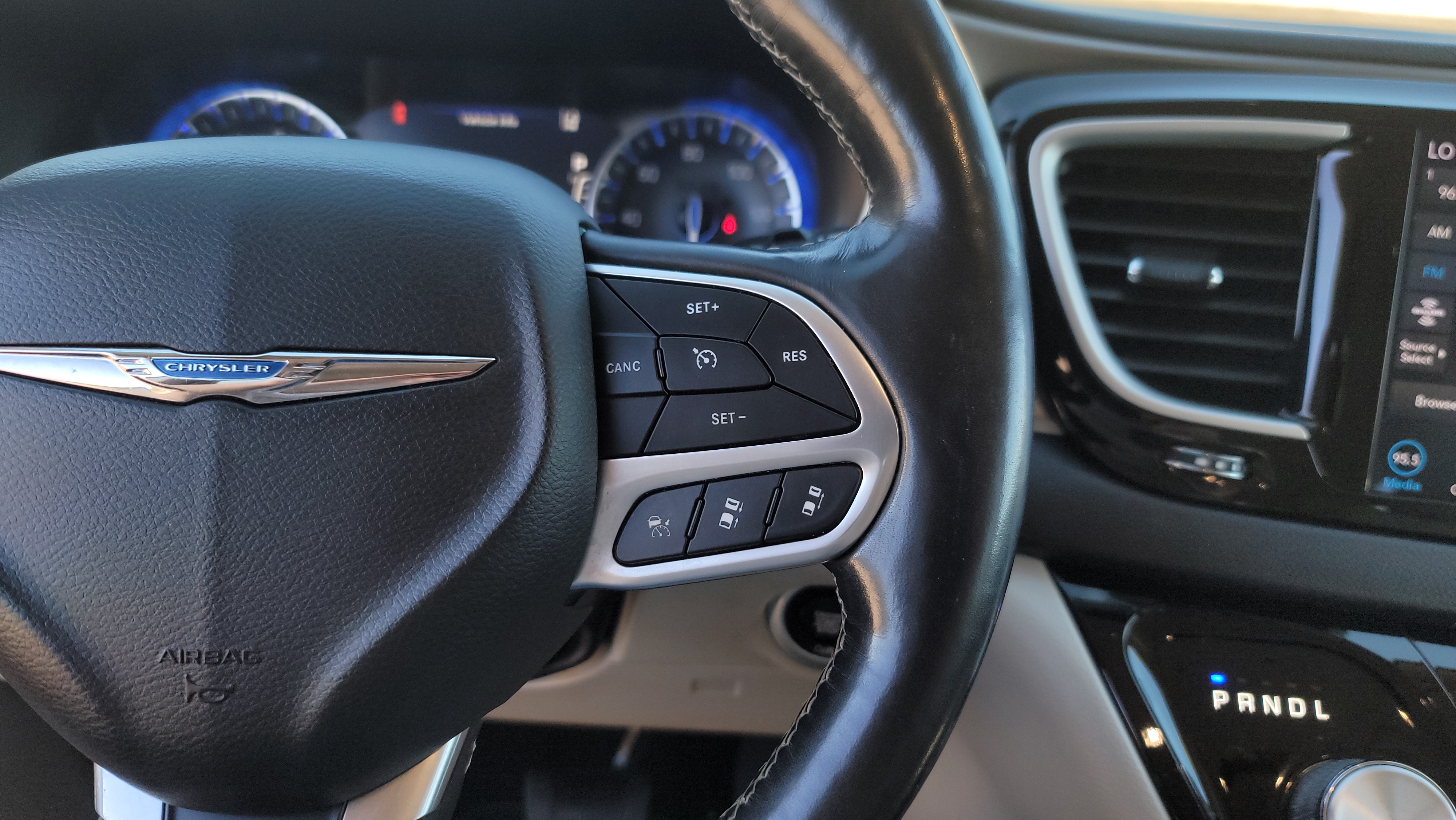 2020 Chrysler Pacifica Touring L Plus 16