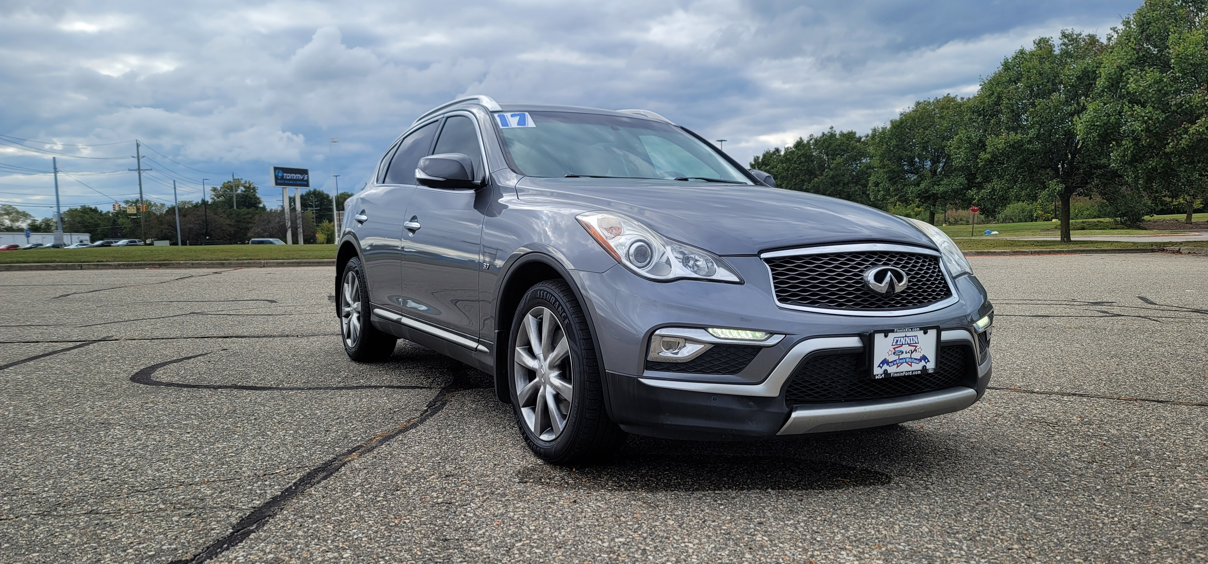 2017 INFINITI QX50 Base 2