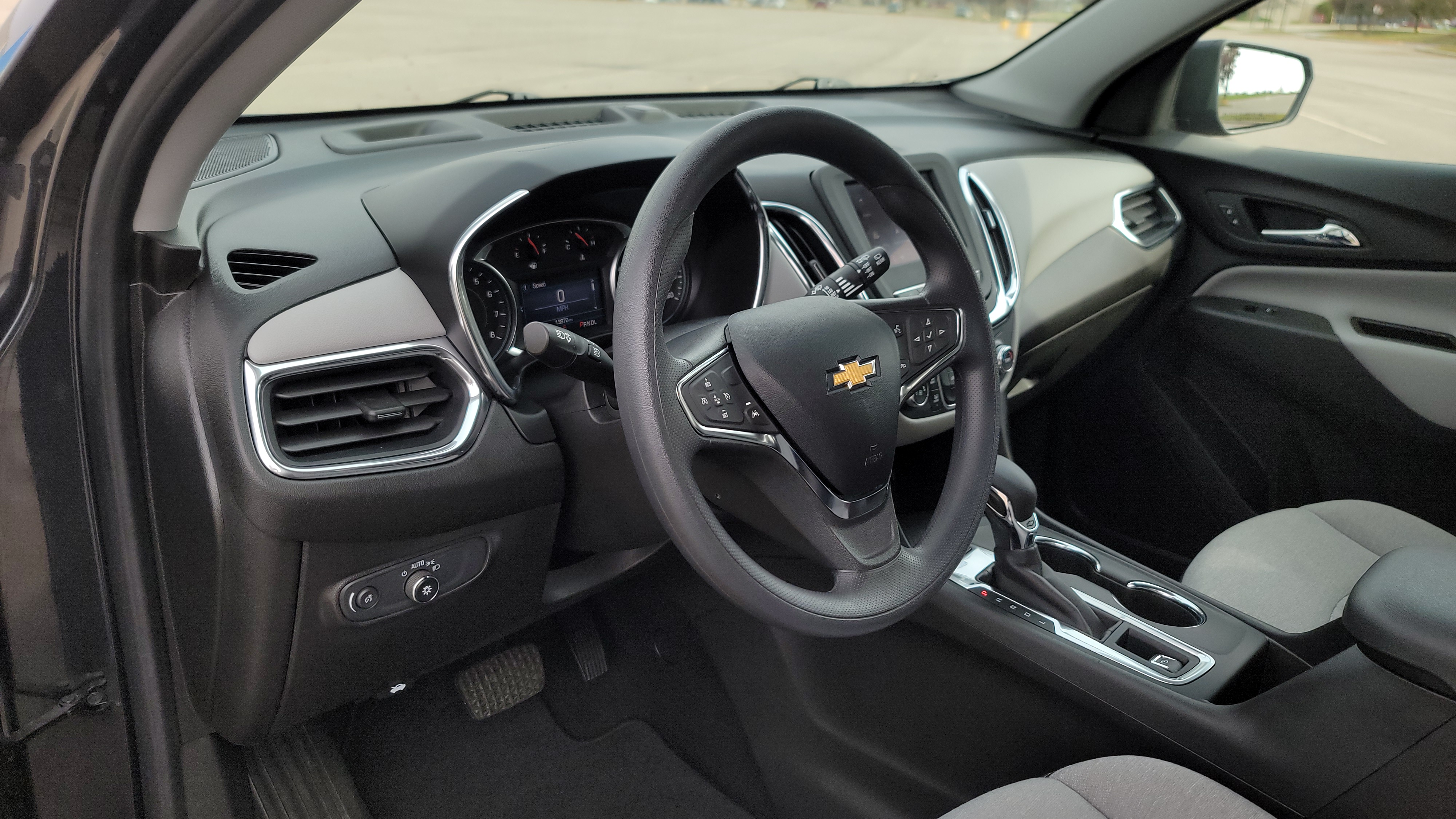 2022 Chevrolet Equinox LS 29