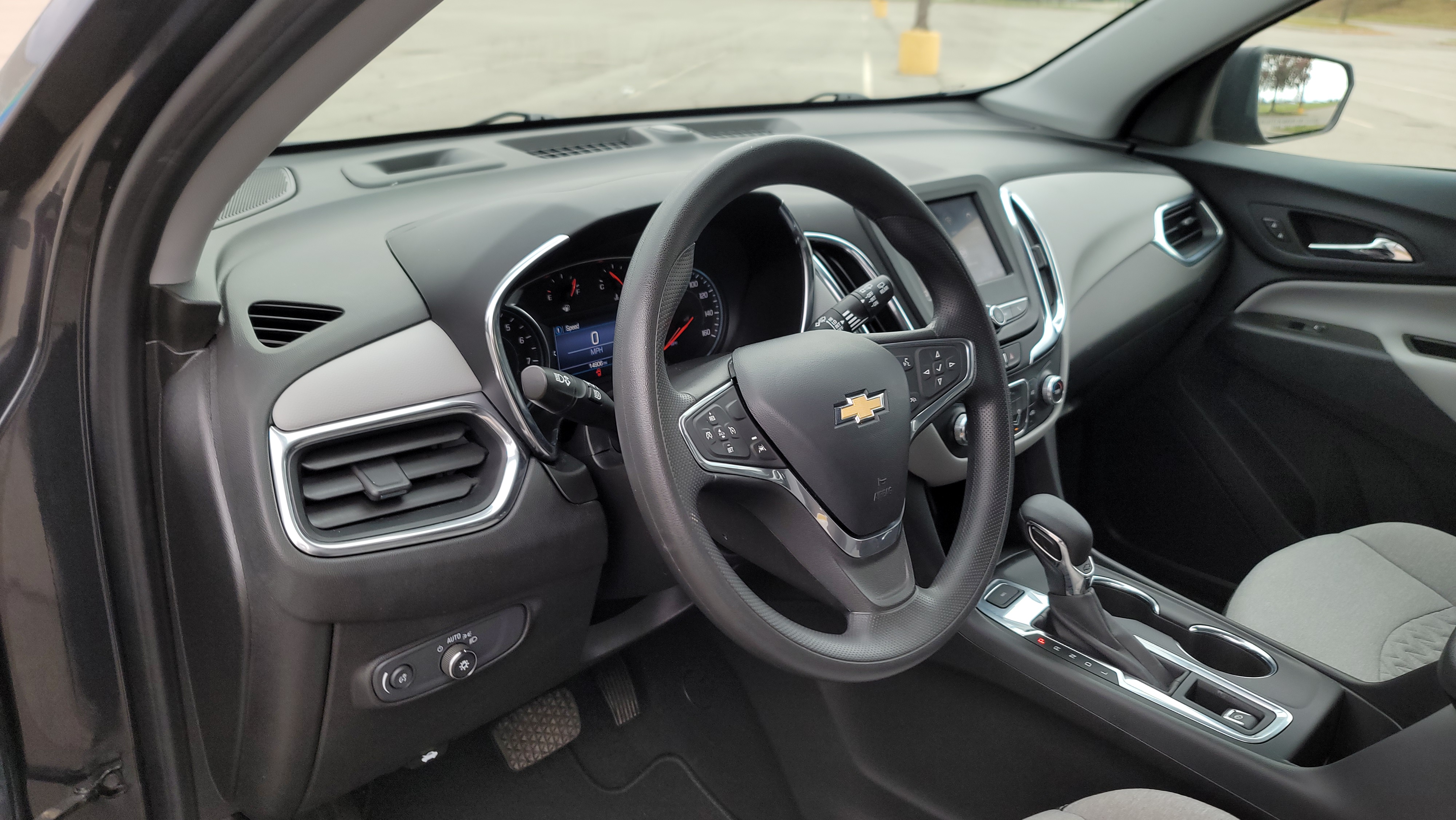 2022 Chevrolet Equinox LS 27