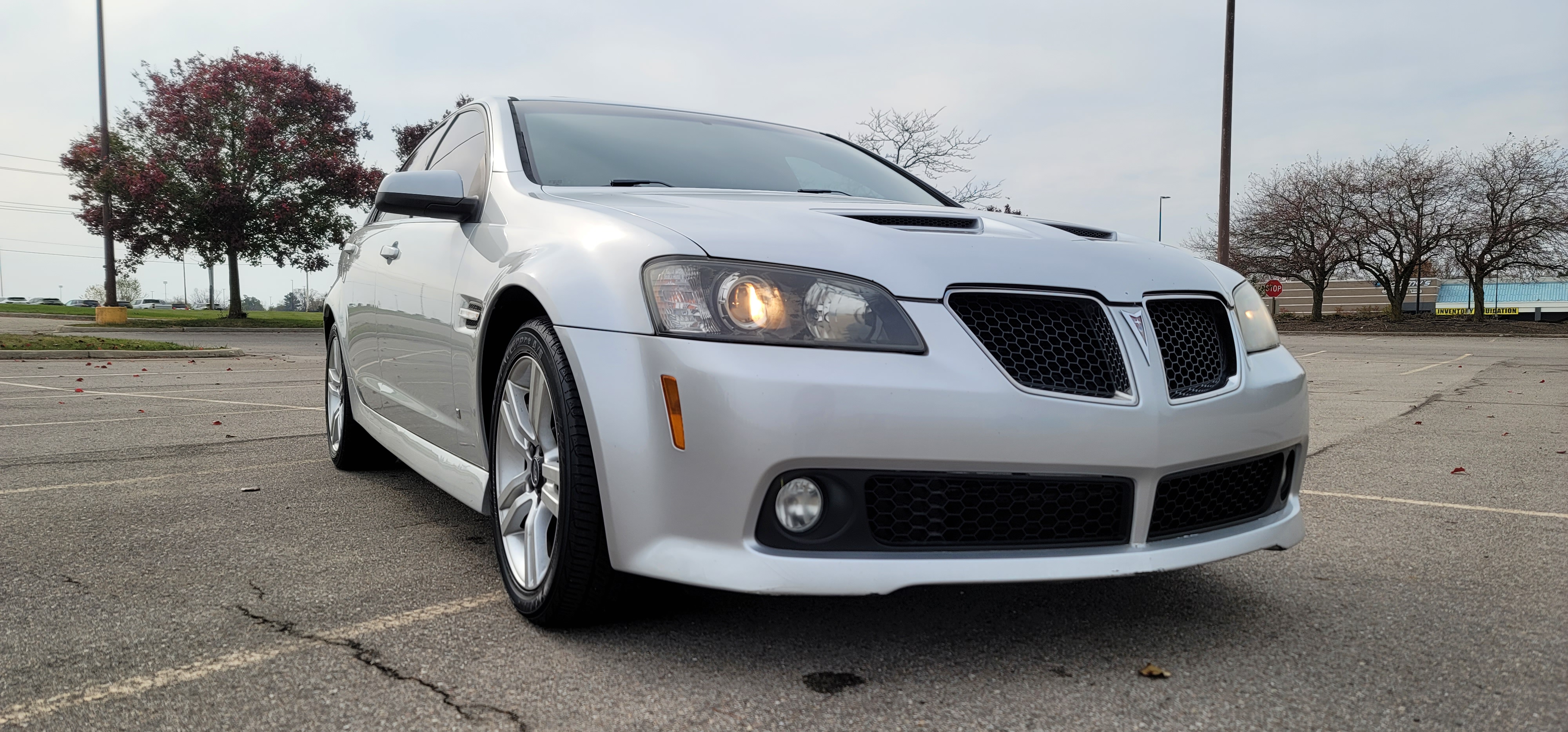 2009 Pontiac G8 Base 2