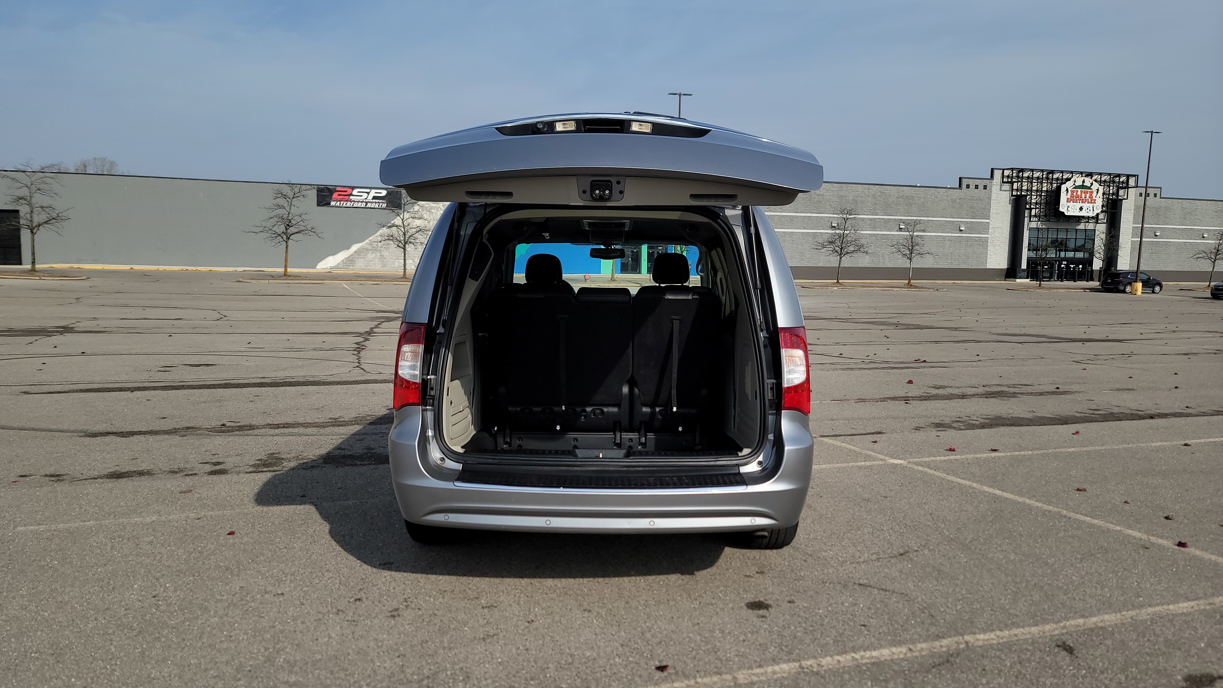 2013 Chrysler Town & Country Touring-L 30