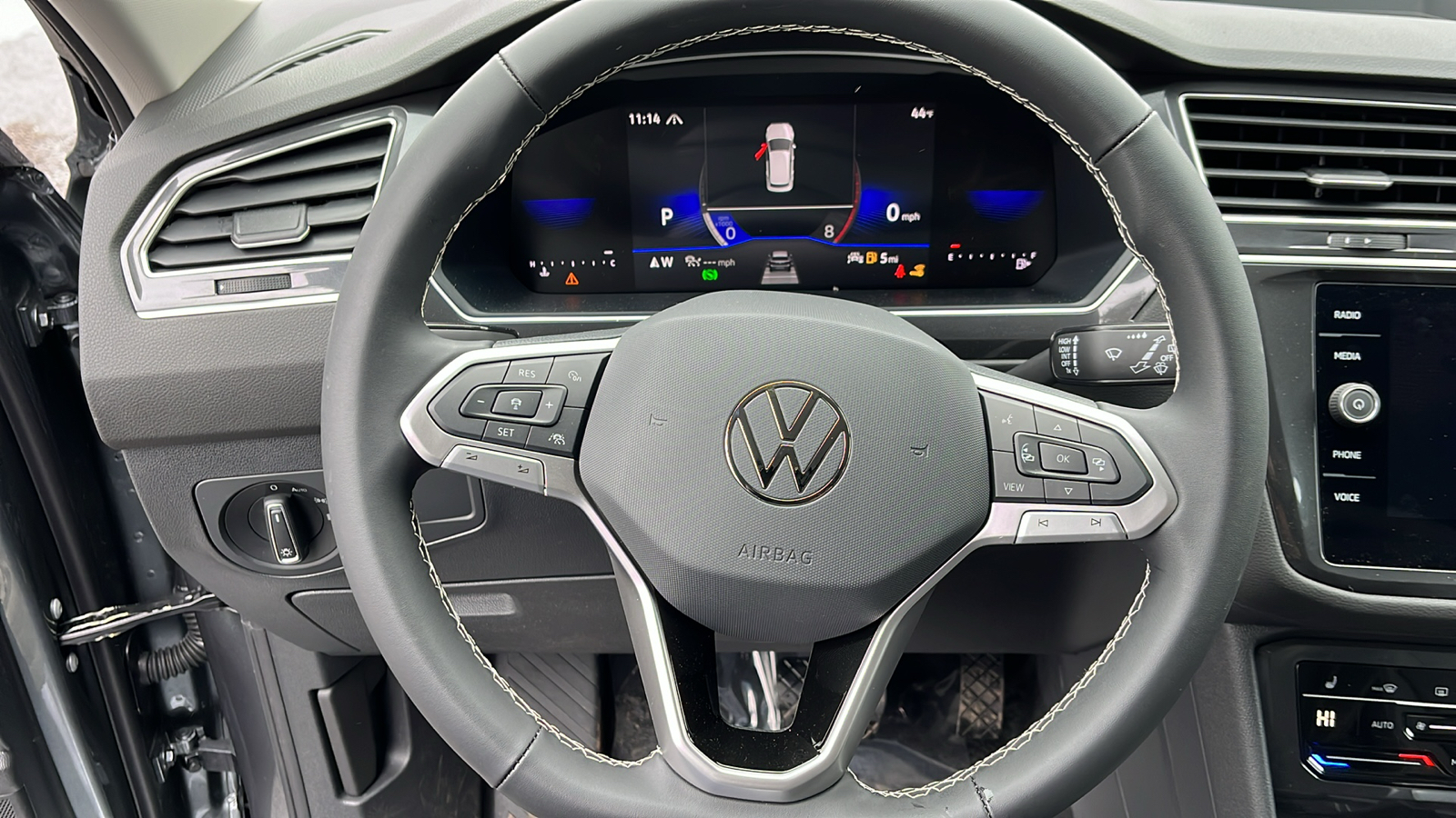 2024 Volkswagen Tiguan 2.0T SE 9