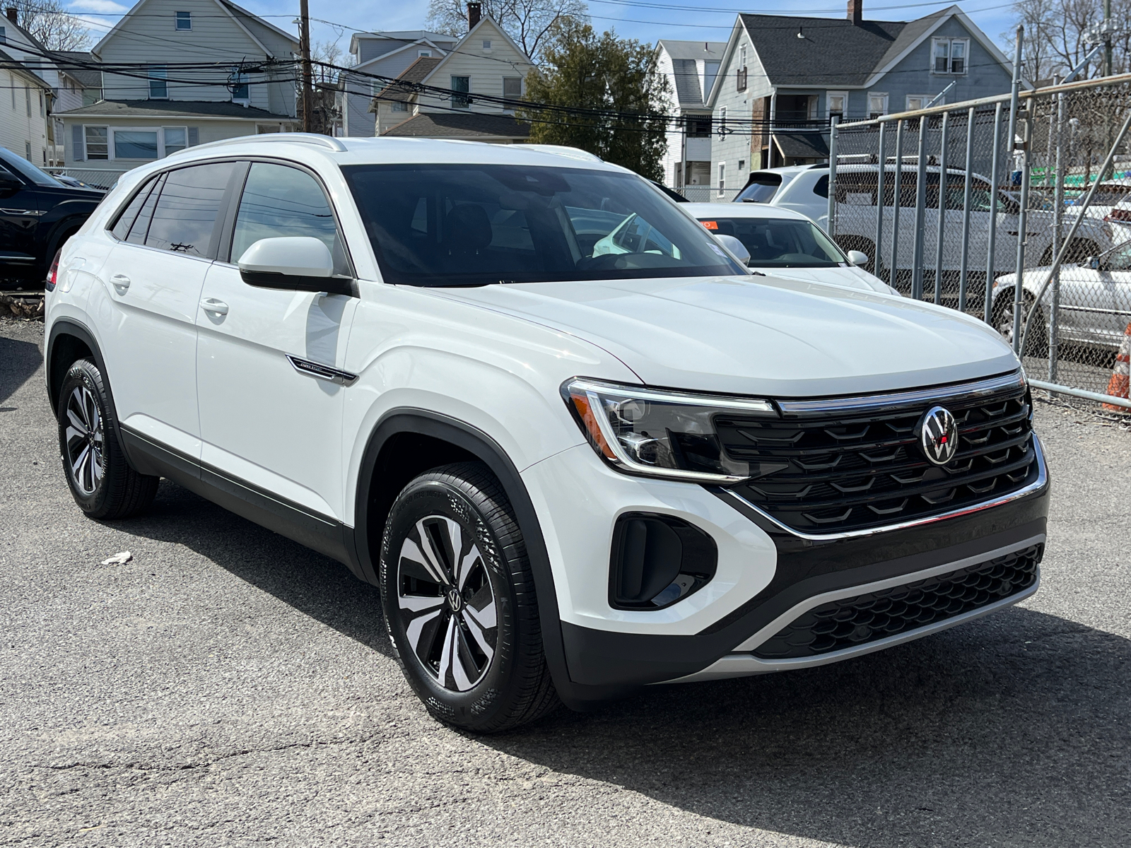 2024 Volkswagen Atlas Cross Sport 2.0T SE 2