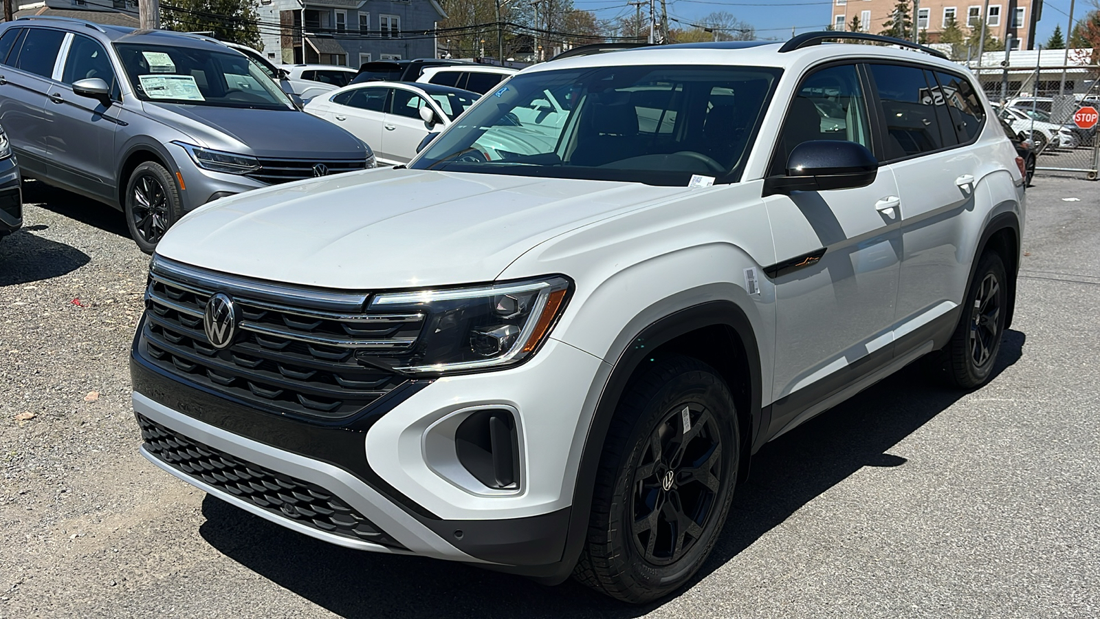 2024 Volkswagen Atlas 2.0T Peak Edition SE w/Technology 4