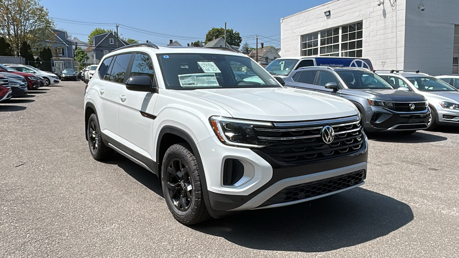 2024 Volkswagen Atlas 2.0T Peak Edition SEL 3