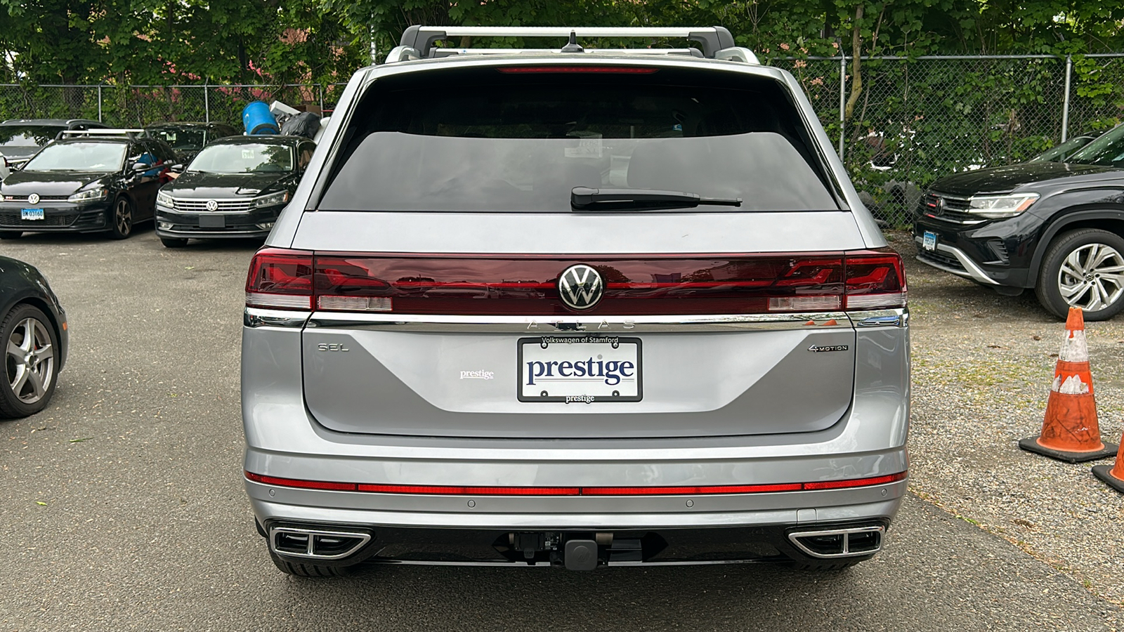 2024 Volkswagen Atlas 2.0T SEL Premium R-Line 8