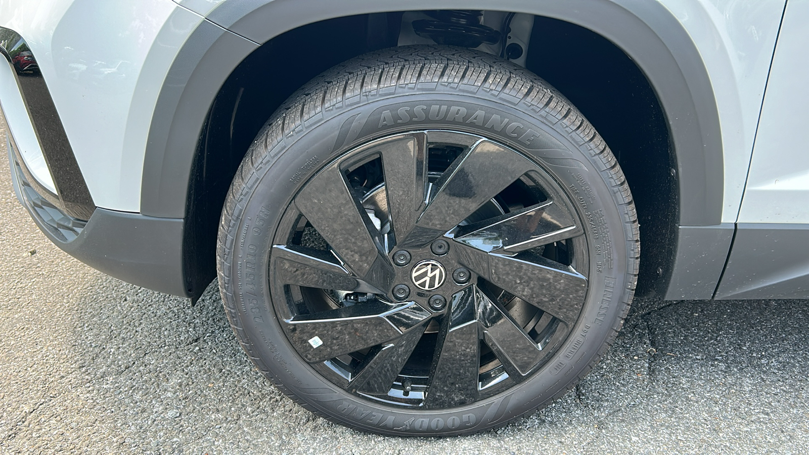 2024 Volkswagen Taos 1.5T SEL 8