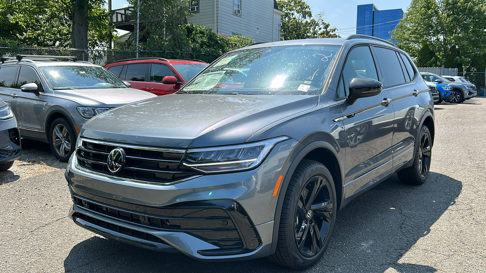 2024 Volkswagen Tiguan 2.0T SE R-Line Black 4