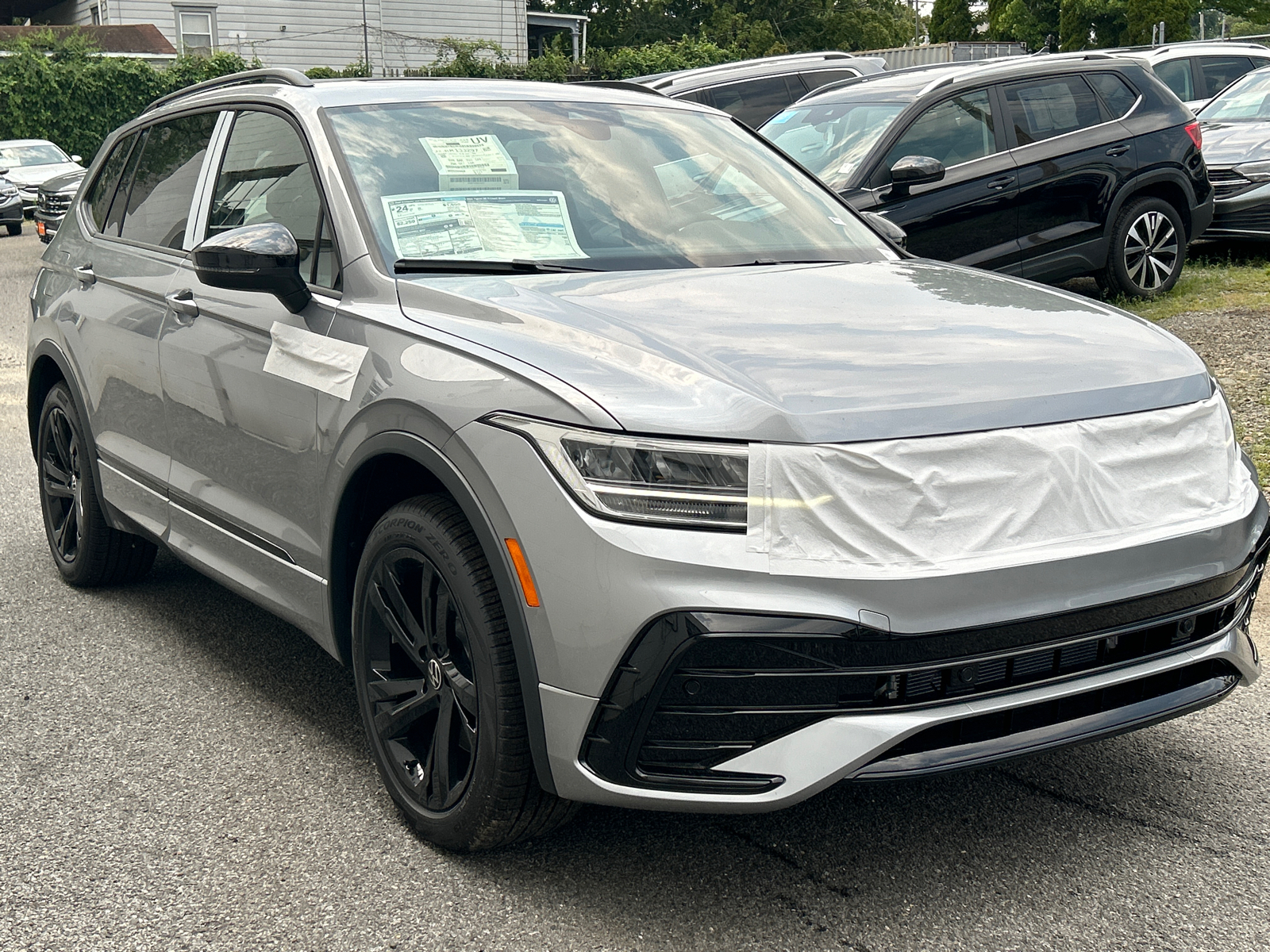 2024 Volkswagen Tiguan 2.0T SE R-Line Black 2