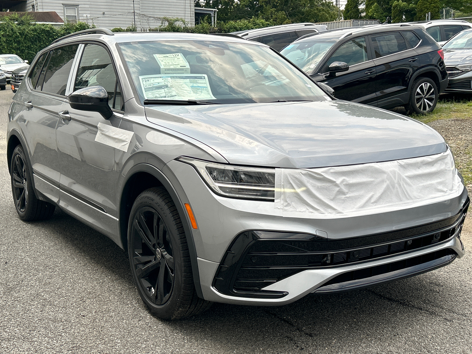 2024 Volkswagen Tiguan 2.0T SE R-Line Black 3