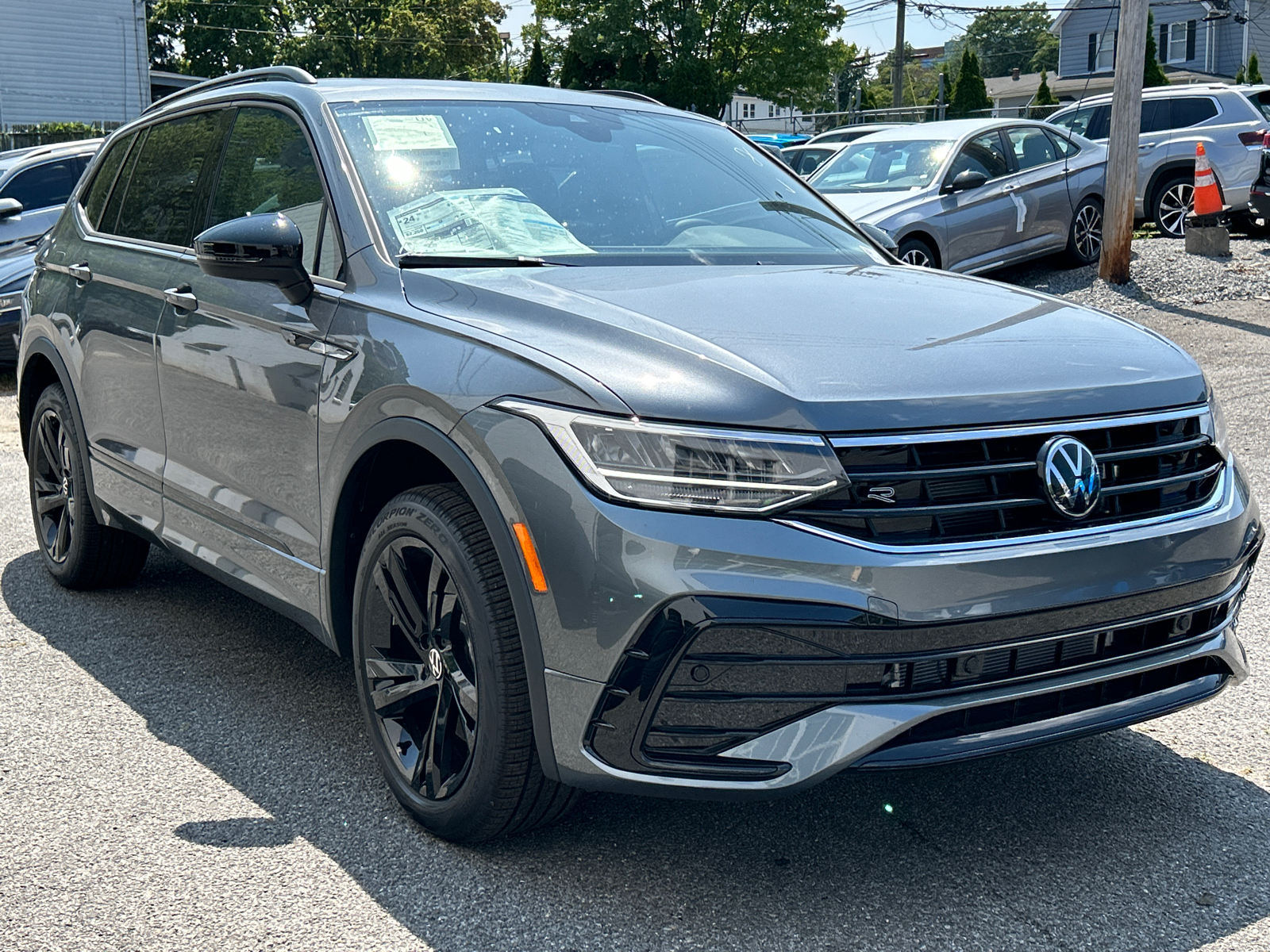 2024 Volkswagen Tiguan 2.0T SE R-Line Black 2