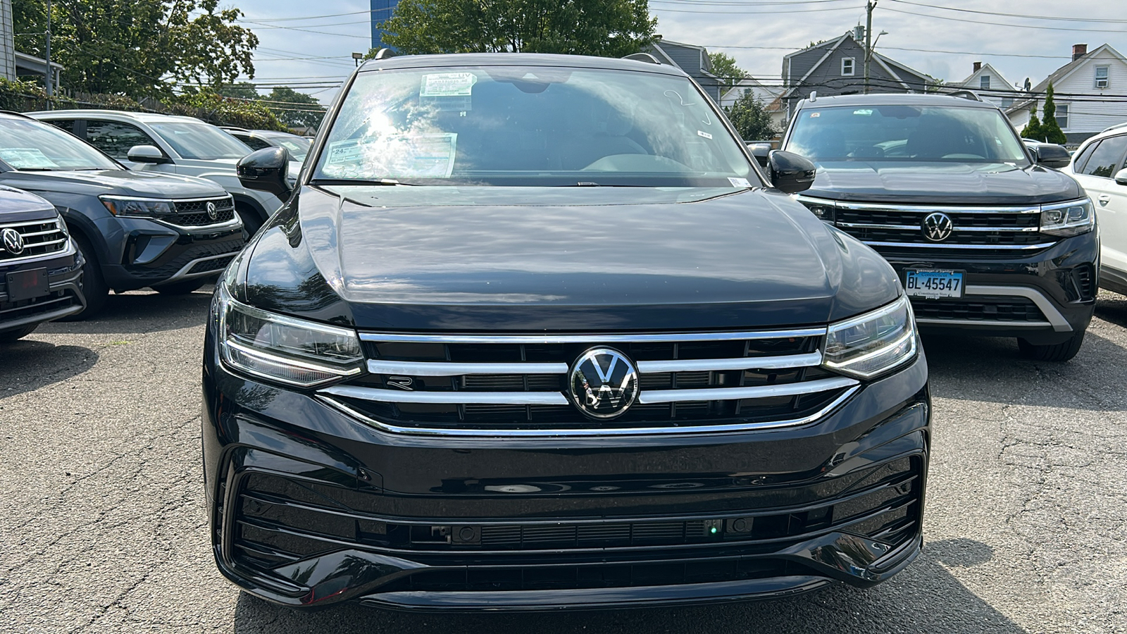 2024 Volkswagen Tiguan 2.0T SE R-Line Black 3