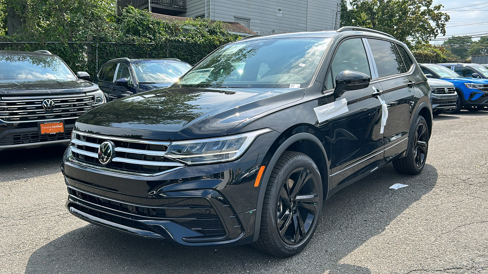 2024 Volkswagen Tiguan 2.0T SE R-Line Black 4