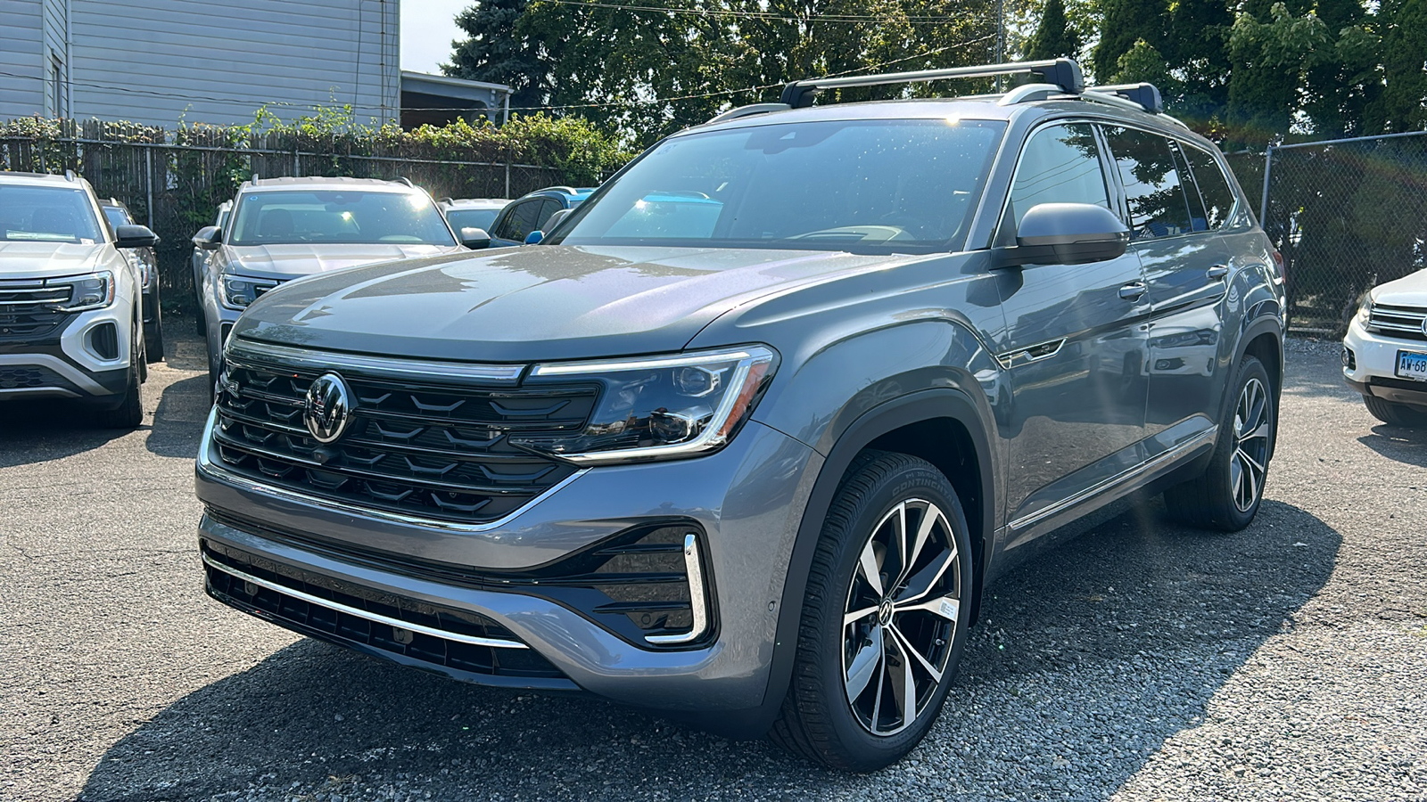 2024 Volkswagen Atlas 2.0T SEL Premium R-Line 3