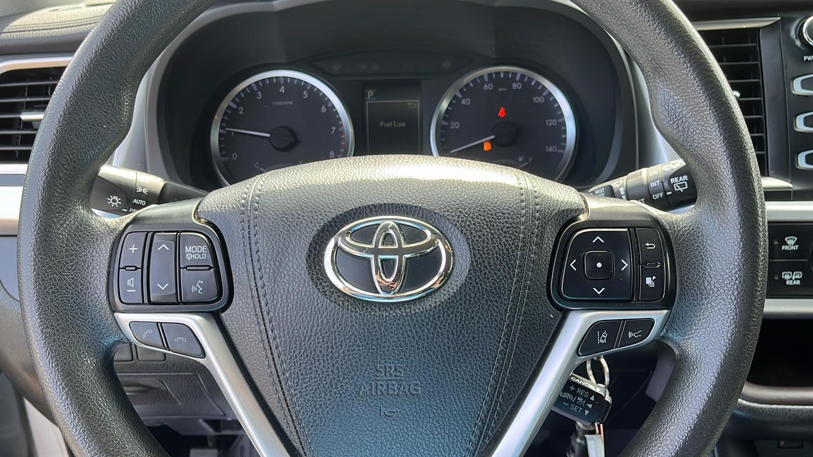 2019 Toyota Highlander LE 8