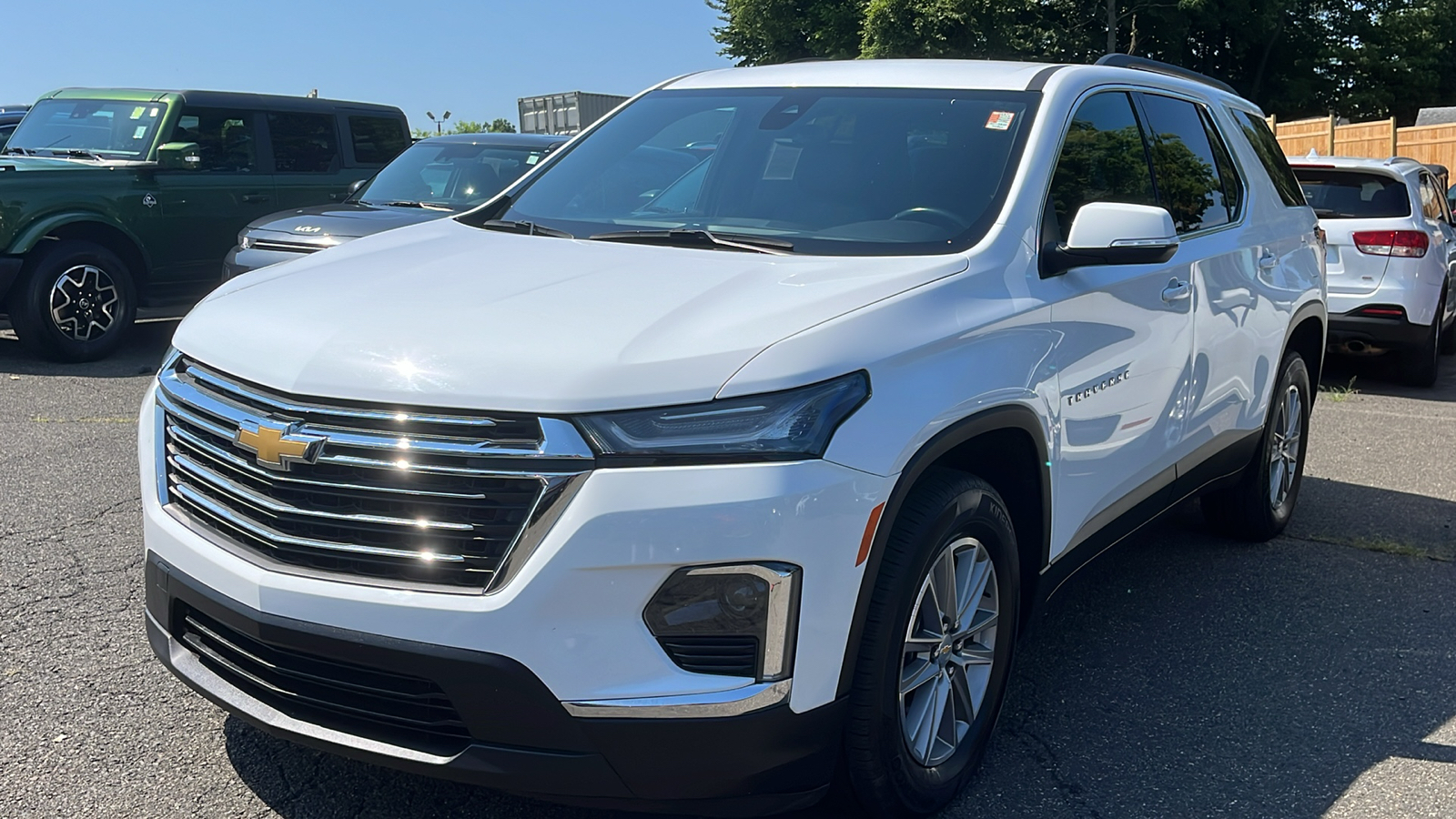 2022 Chevrolet Traverse LT Leather 3