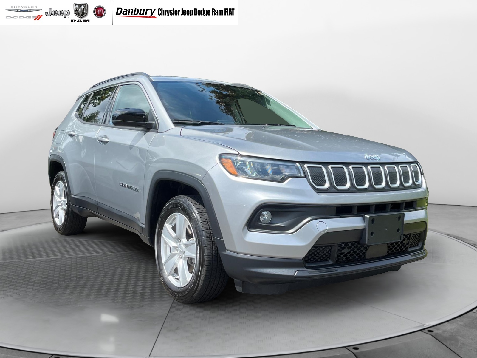 2022 Jeep Compass Latitude 1