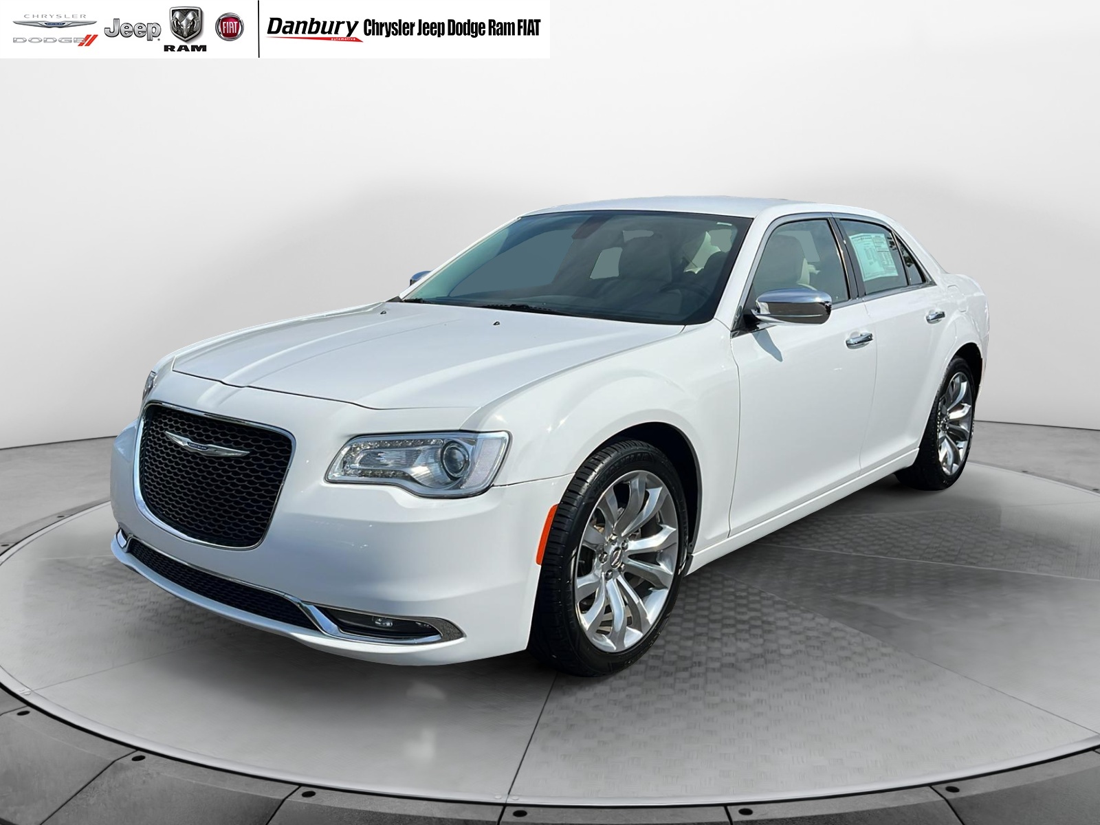 2018 Chrysler 300 Limited 3