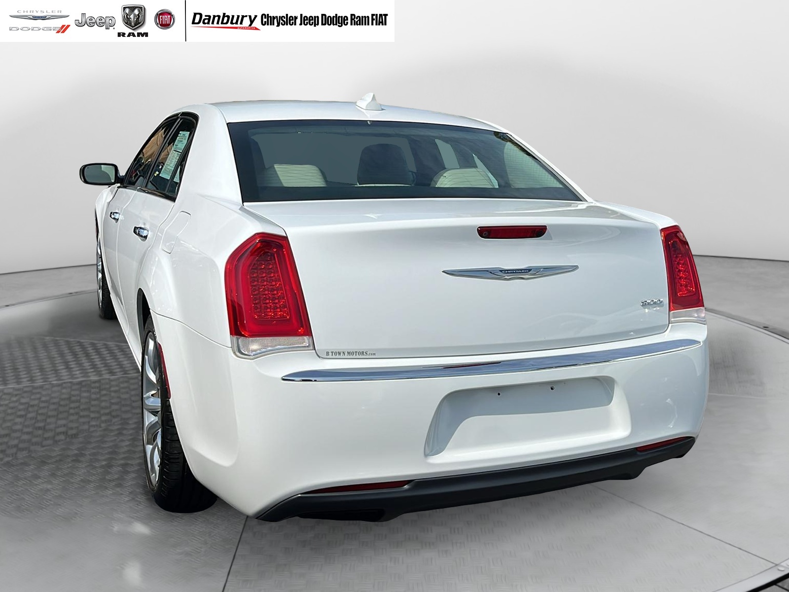 2018 Chrysler 300 Limited 6