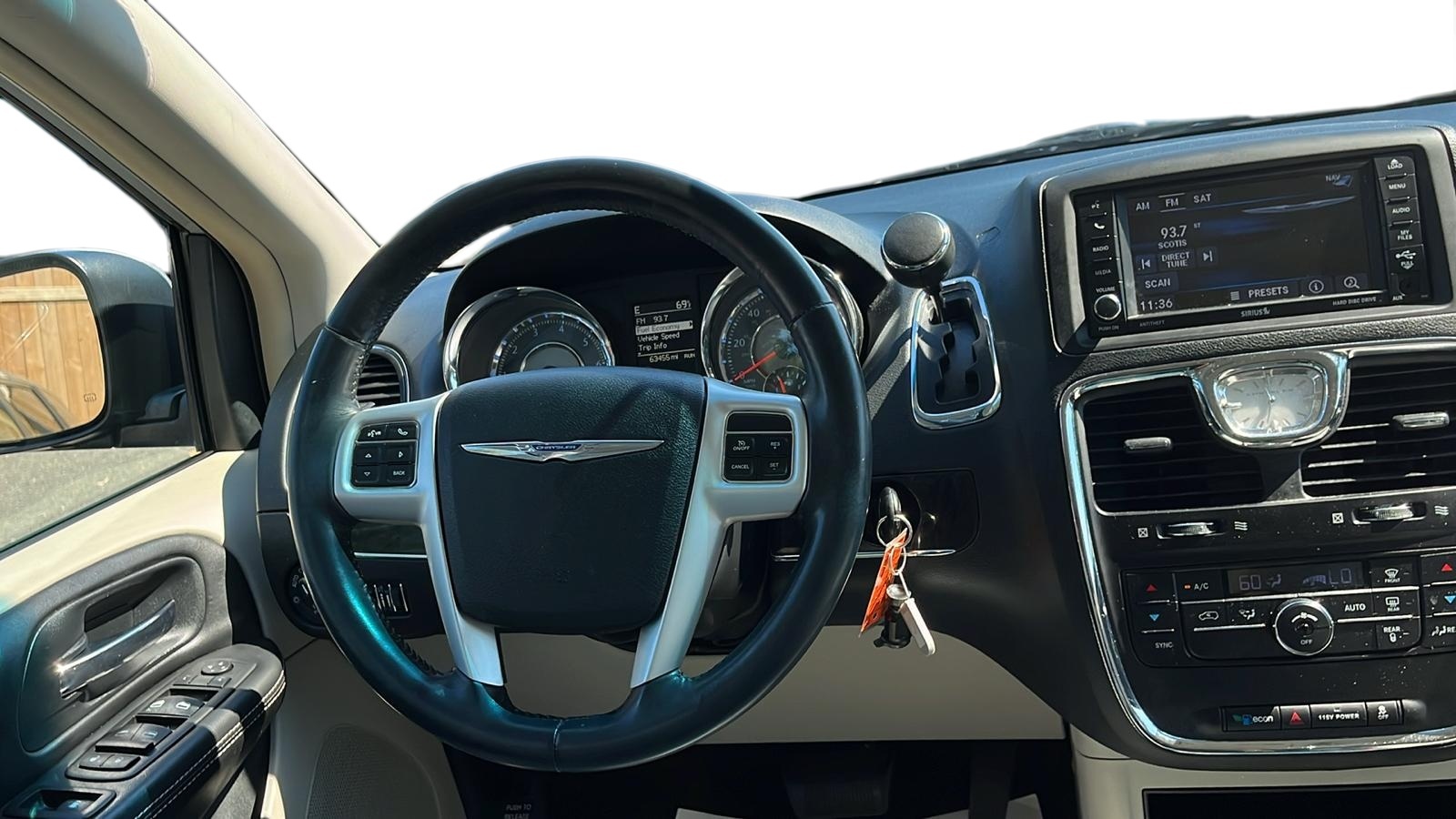 2014 Chrysler Town & Country Touring 22