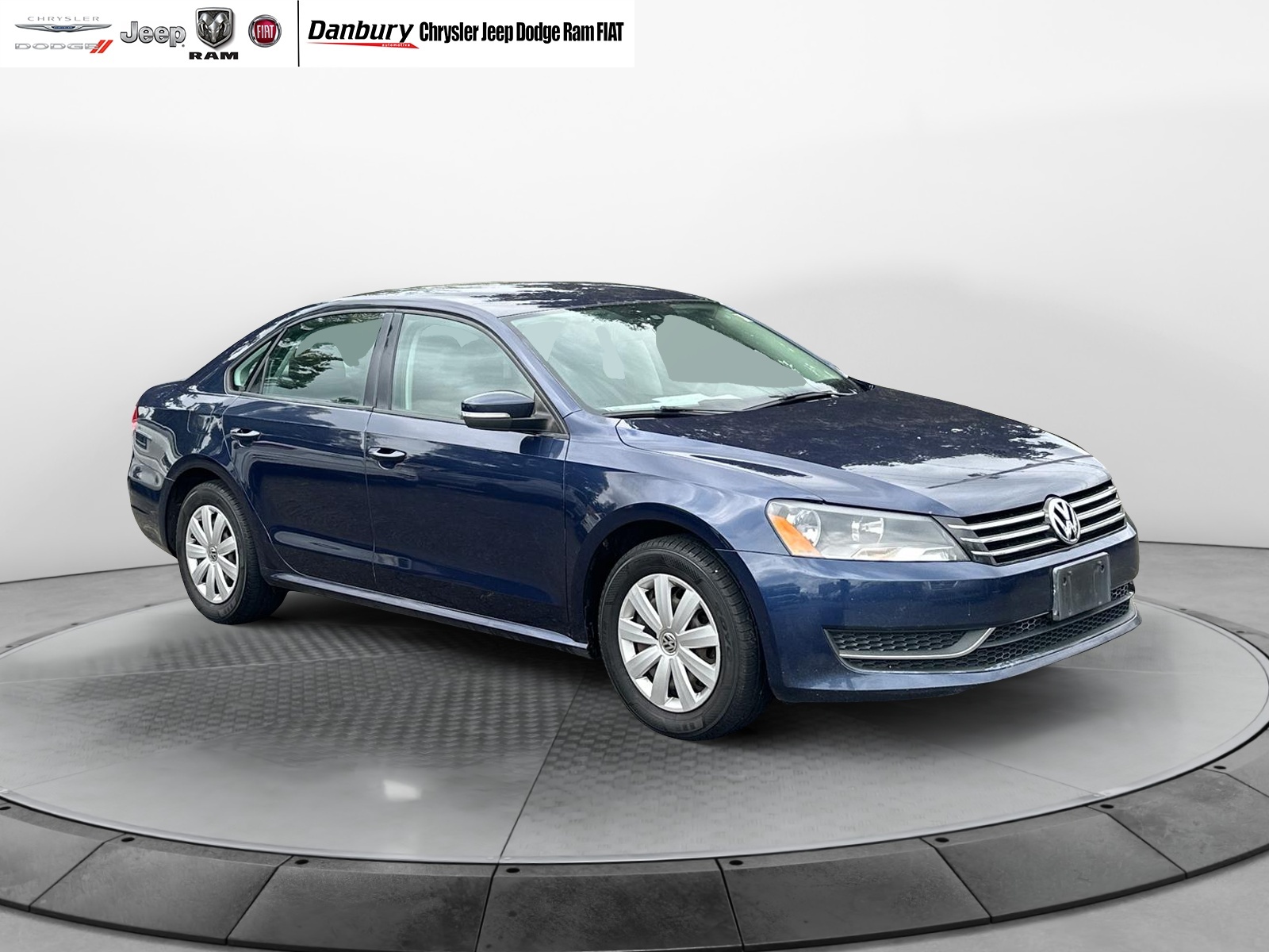 2013 Volkswagen Passat S 1