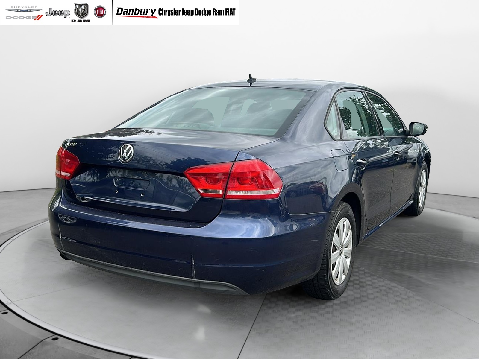 2013 Volkswagen Passat S 3