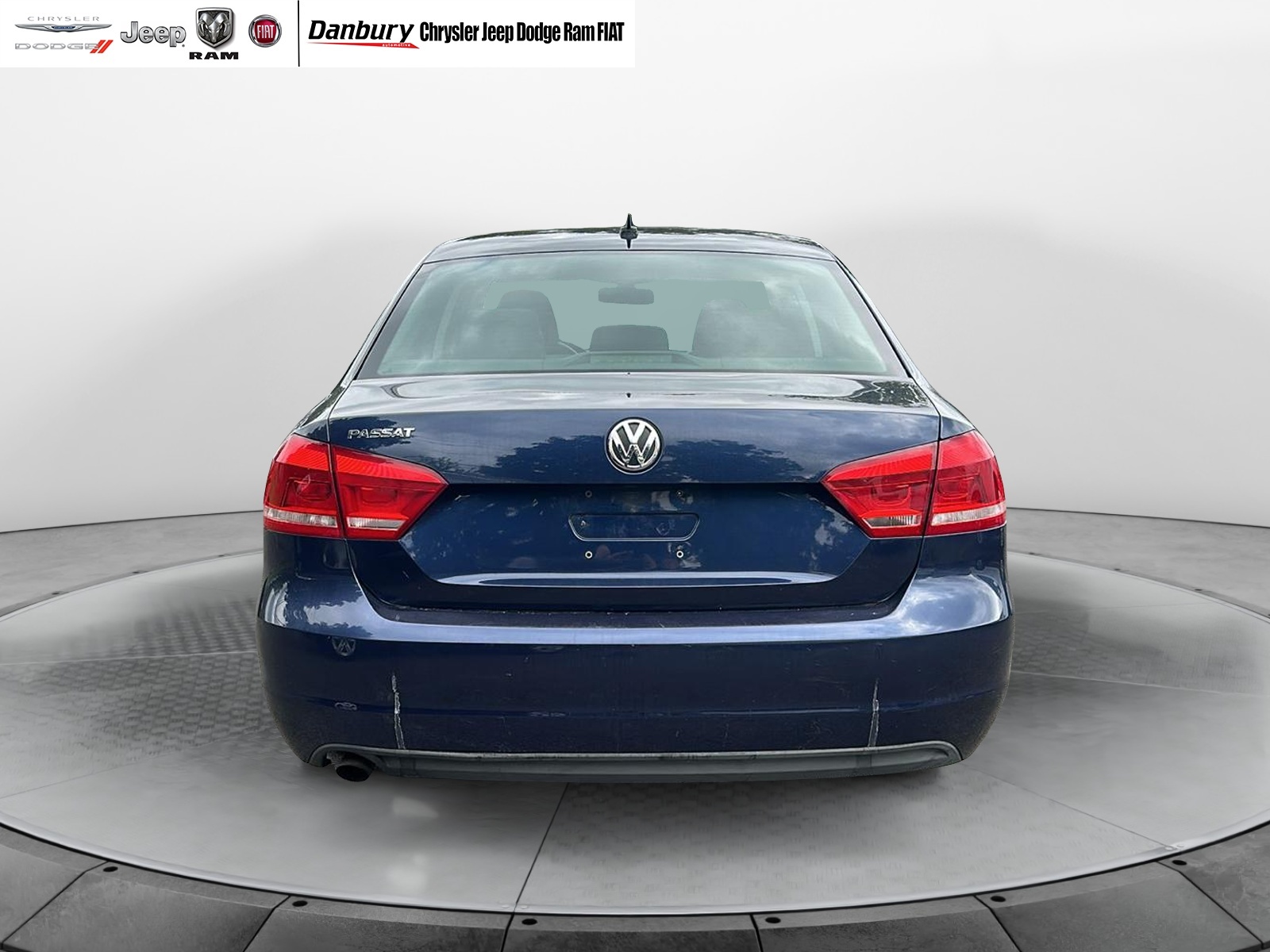 2013 Volkswagen Passat S 4