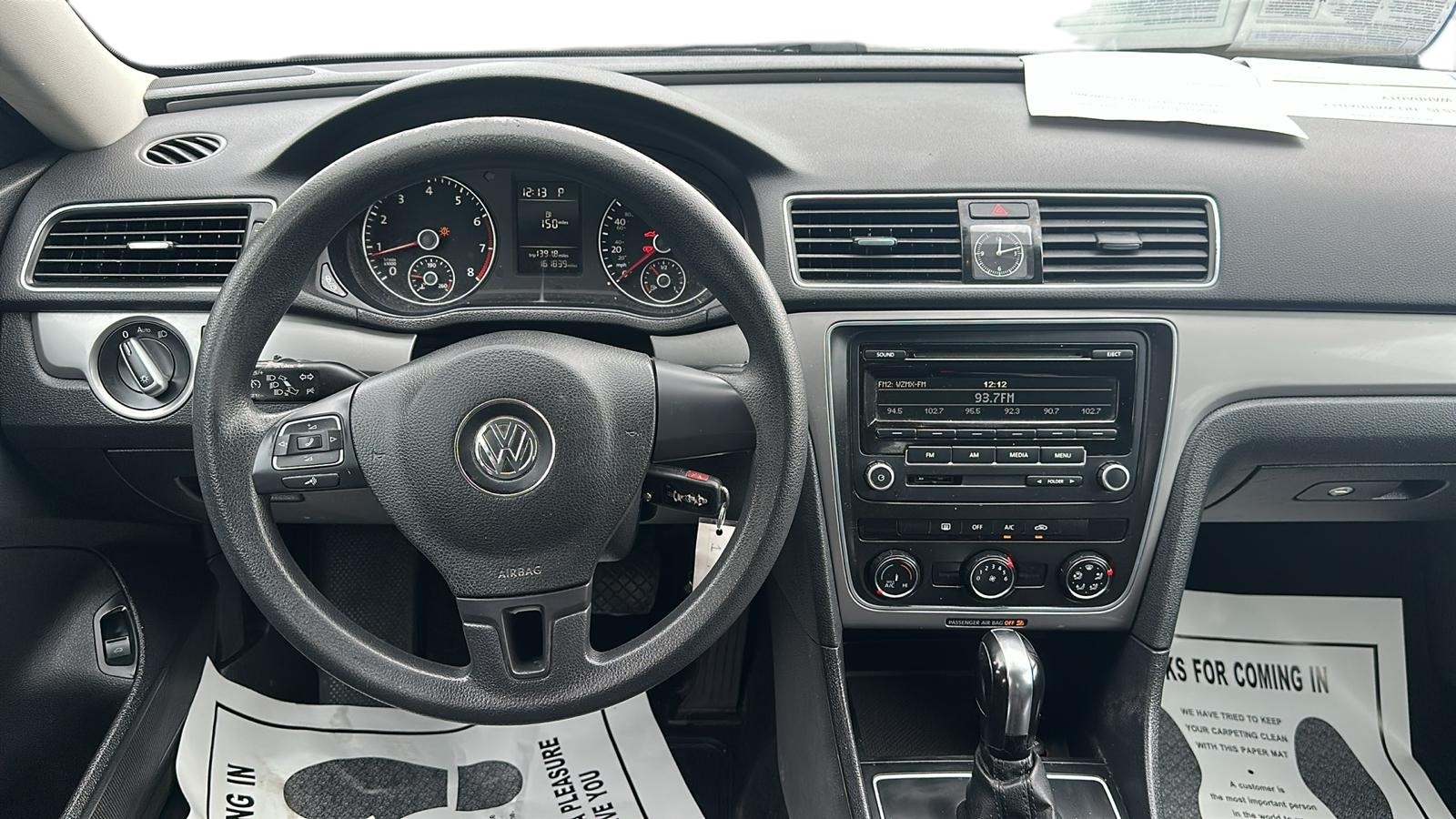 2013 Volkswagen Passat S 24