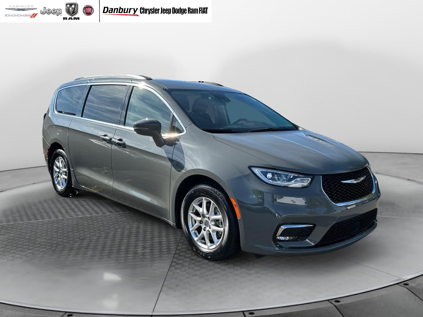 2022 Chrysler Pacifica Touring L 1