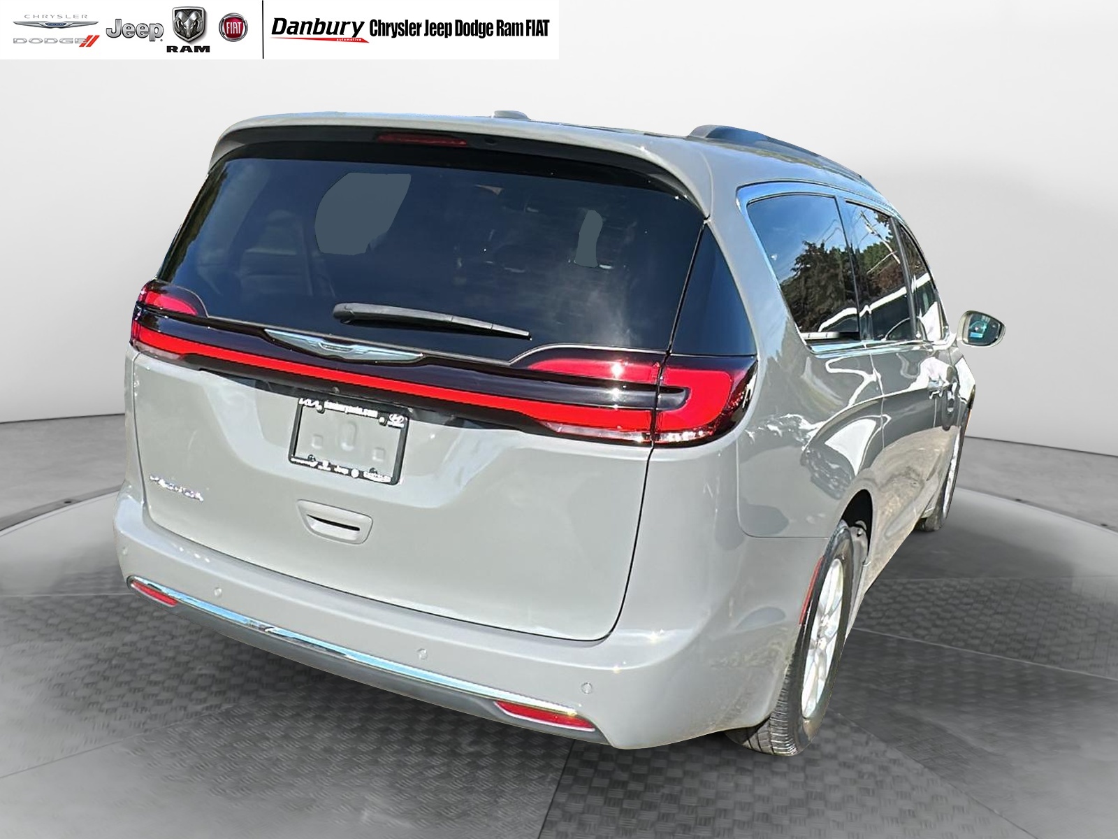 2022 Chrysler Pacifica Touring L 6